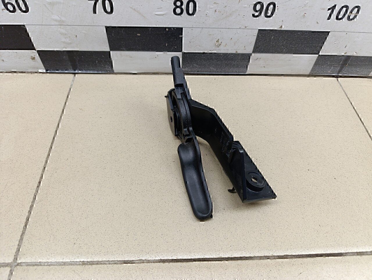 Ручка открывания капота OPEL Corsa D 2006-2015