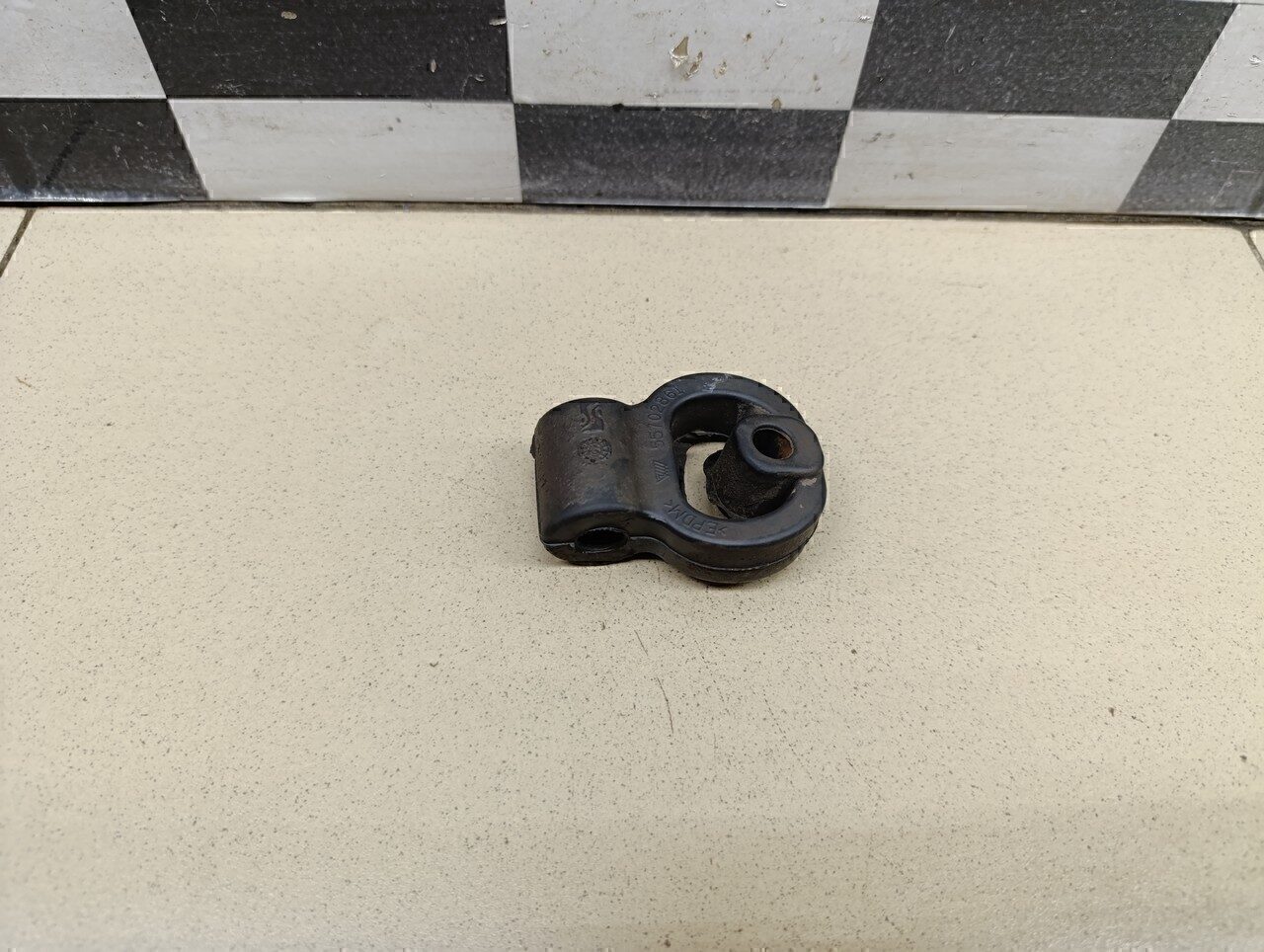 Резинка подвеса глушителя OPEL Corsa D 2006-2015