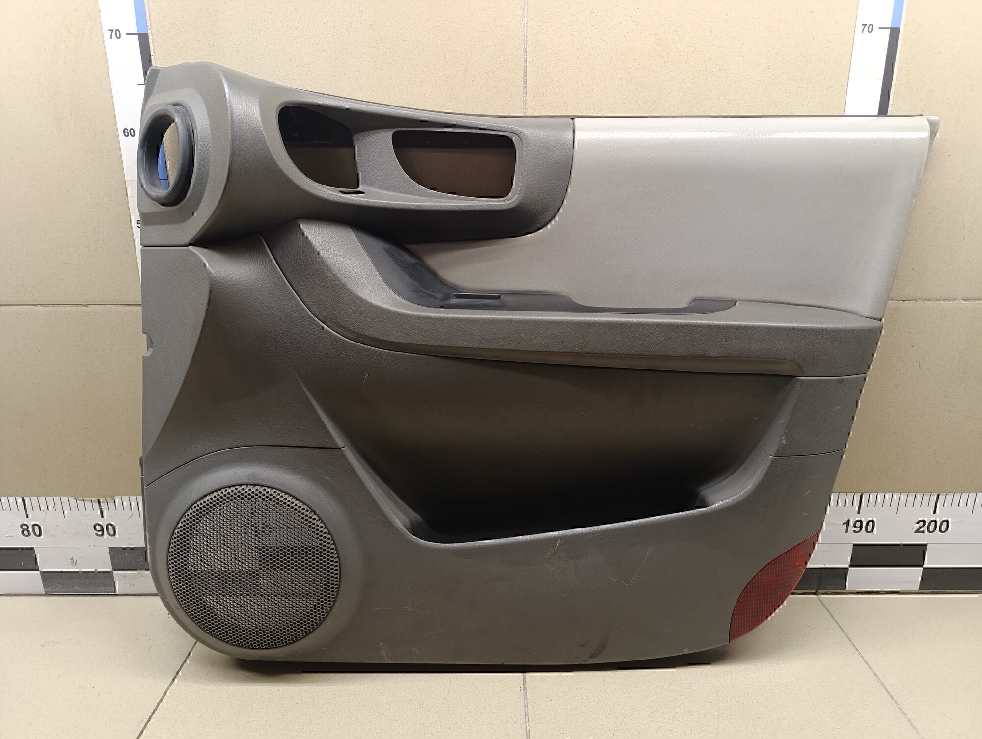 Обшивка двери передней правой HYUNDAI Santa Fe (SM)/ Santa Fe Classic 2000-2012