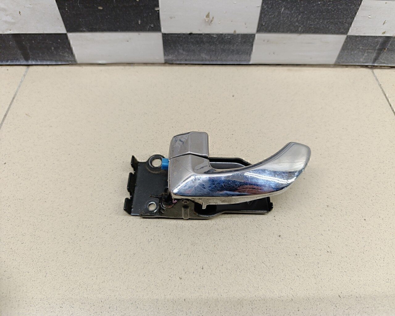 Ручка двери внутренняя левая HYUNDAI Santa Fe (SM)/ Santa Fe Classic 2000-2012