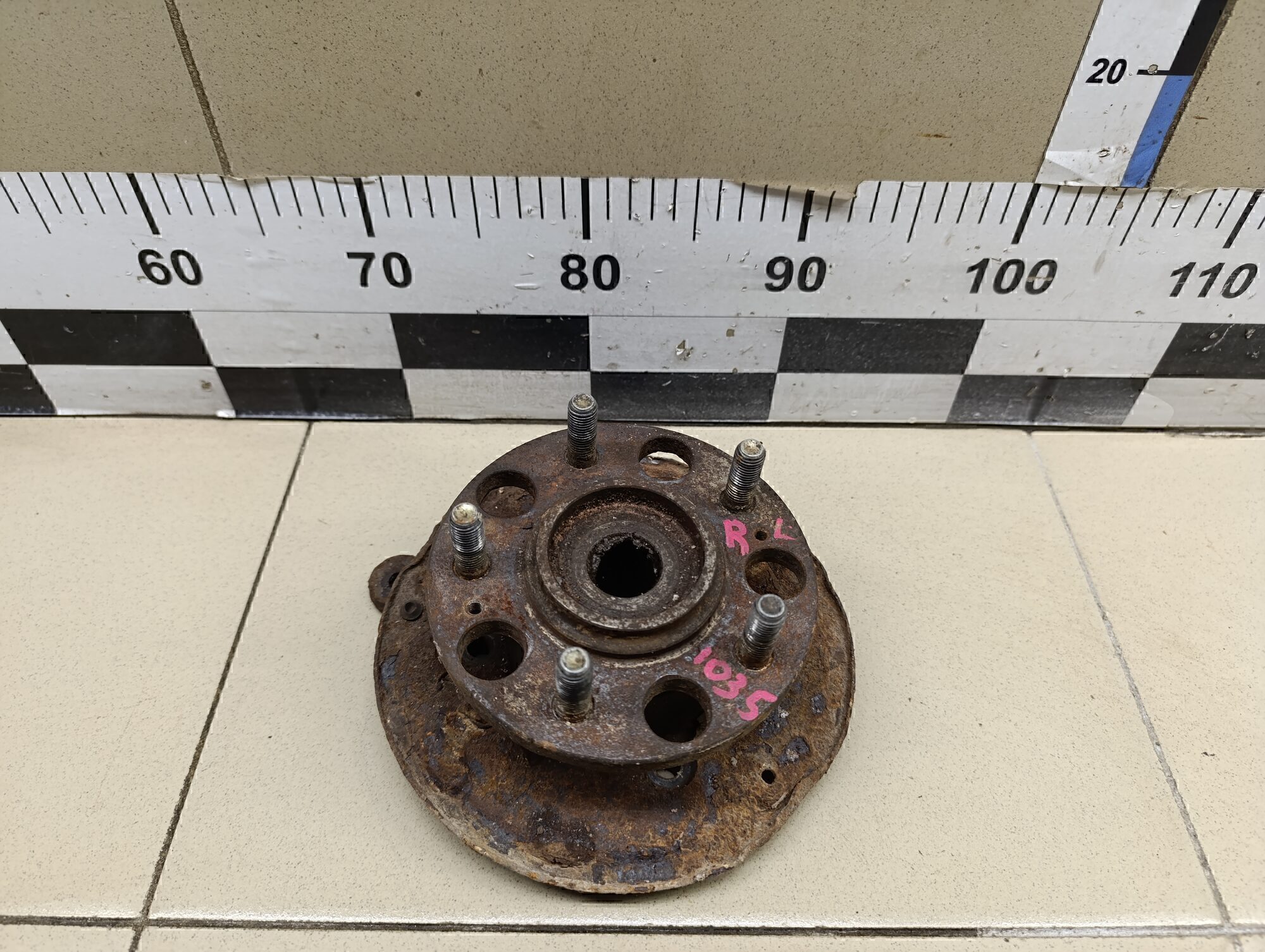 Кулак поворотный задний левый HYUNDAI Santa Fe (SM)/ Santa Fe Classic 2000-2012