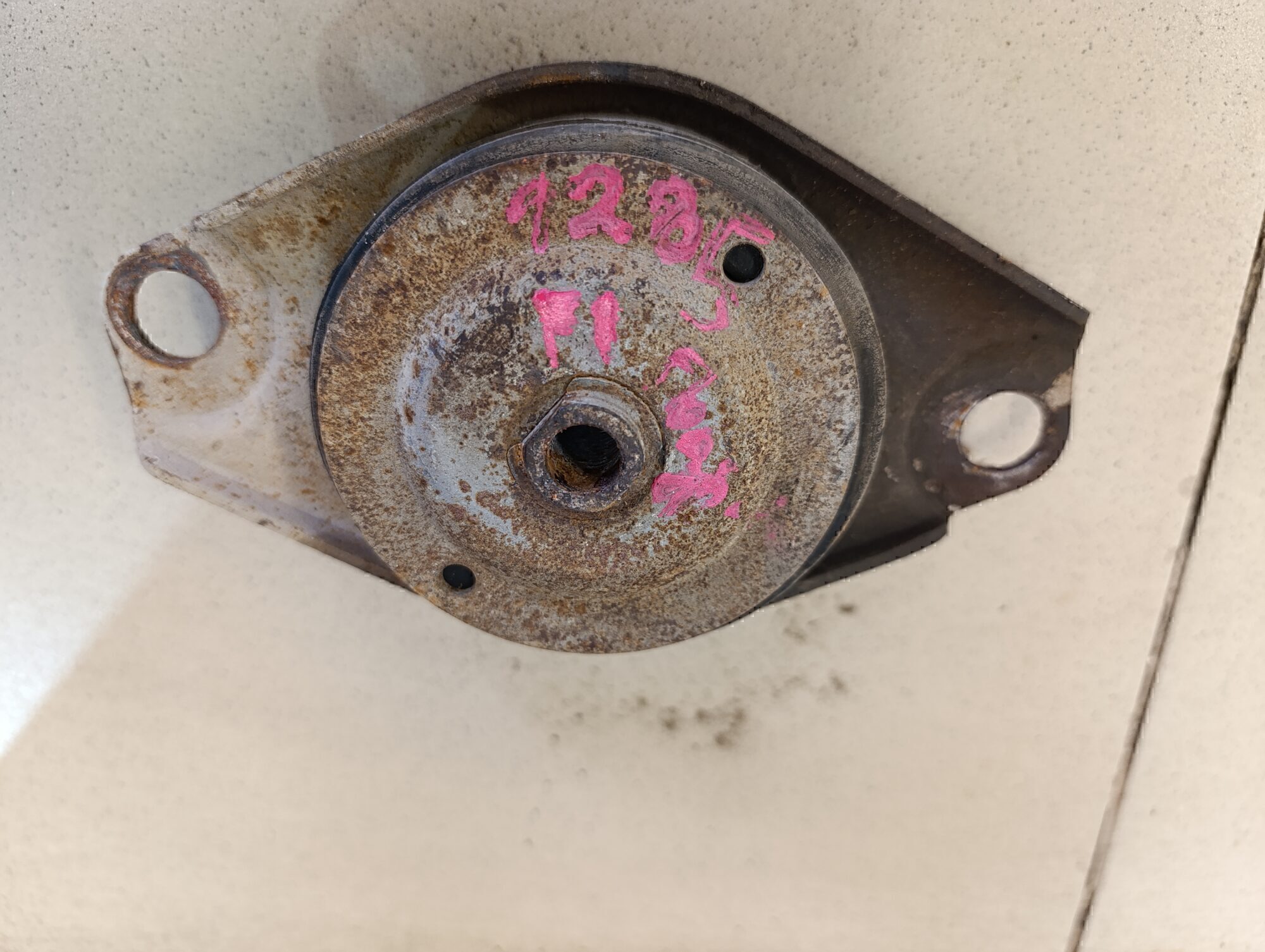 Опора двигателя задняя FIAT Albea 2002-2012