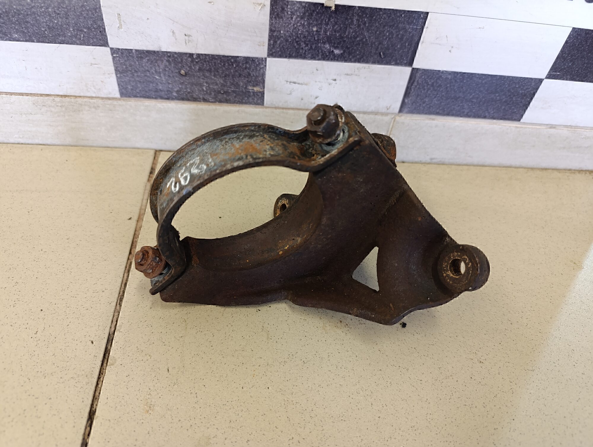 Кронштейн промежуточного вала FORD Focus II 2005-2008