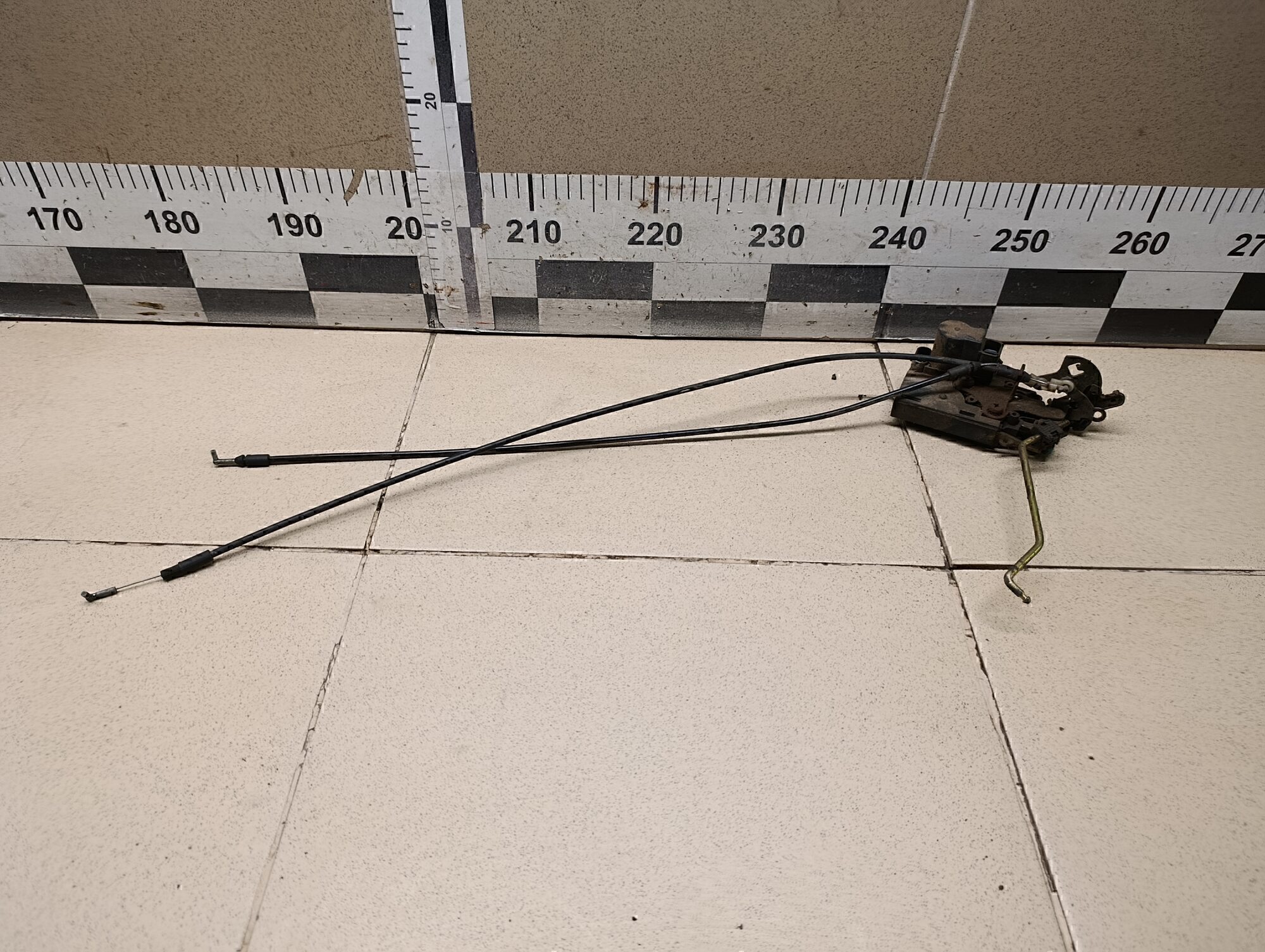 Замок двери задней правой Chery Tiggo (T11) 2005>