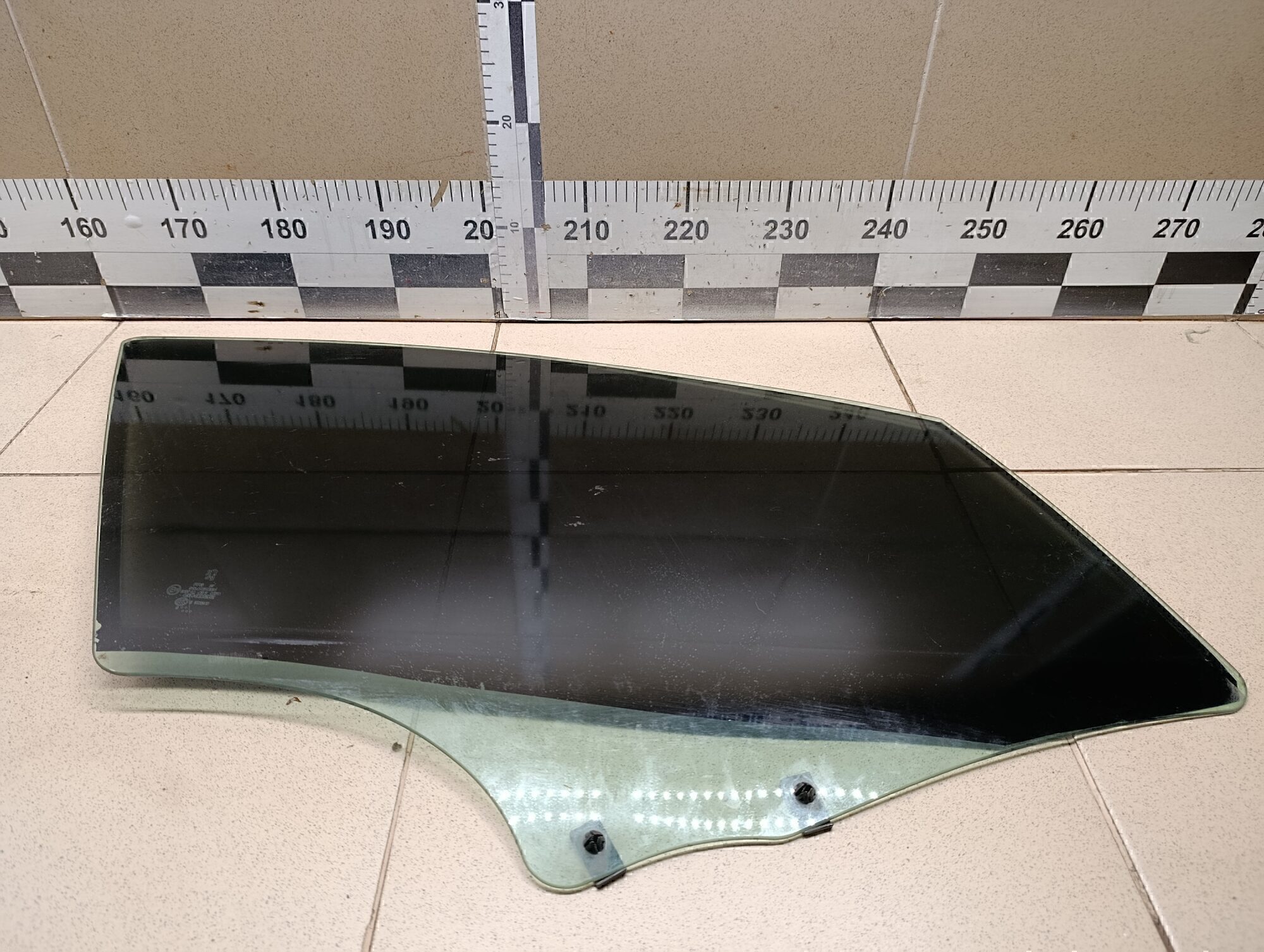 Стекло двери передней правой PEUGEOT 407 2004-2010