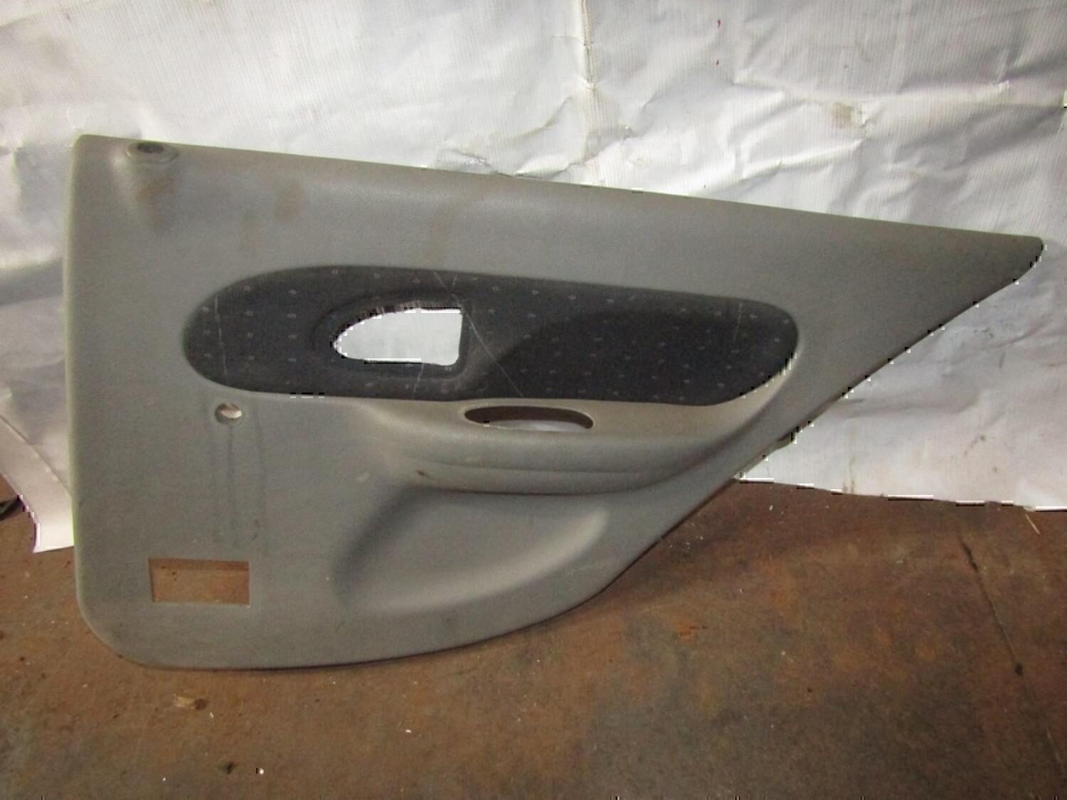 Обшивка двери задней правой RENAULT Clio/Symbol 1998-2008