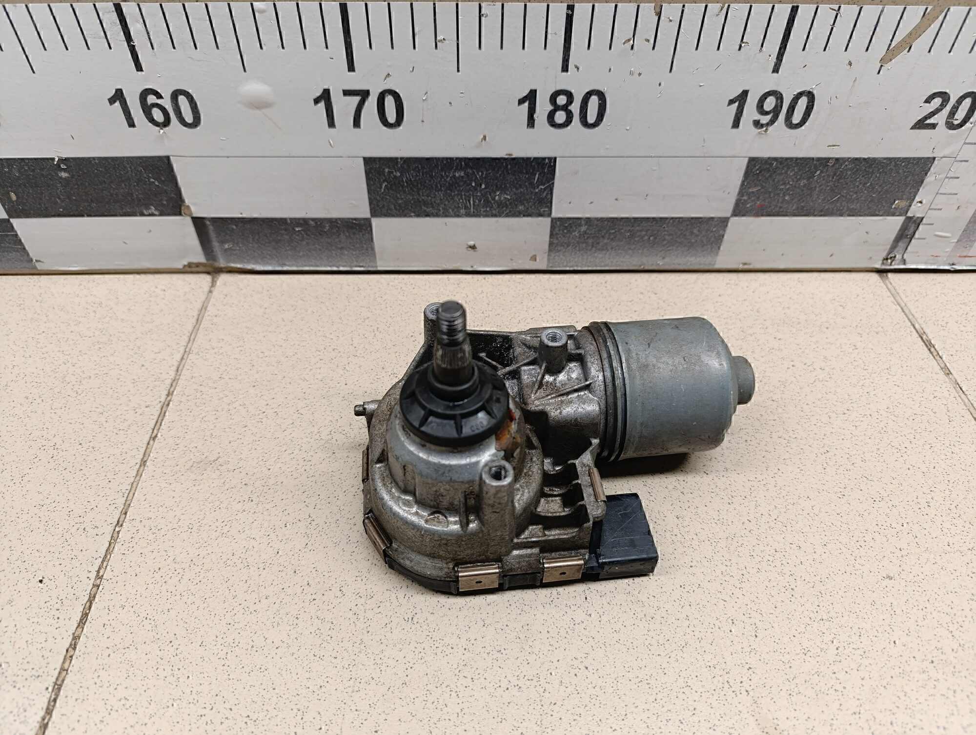 Моторчик стеклоочистителя передний FORD Focus III 2011>