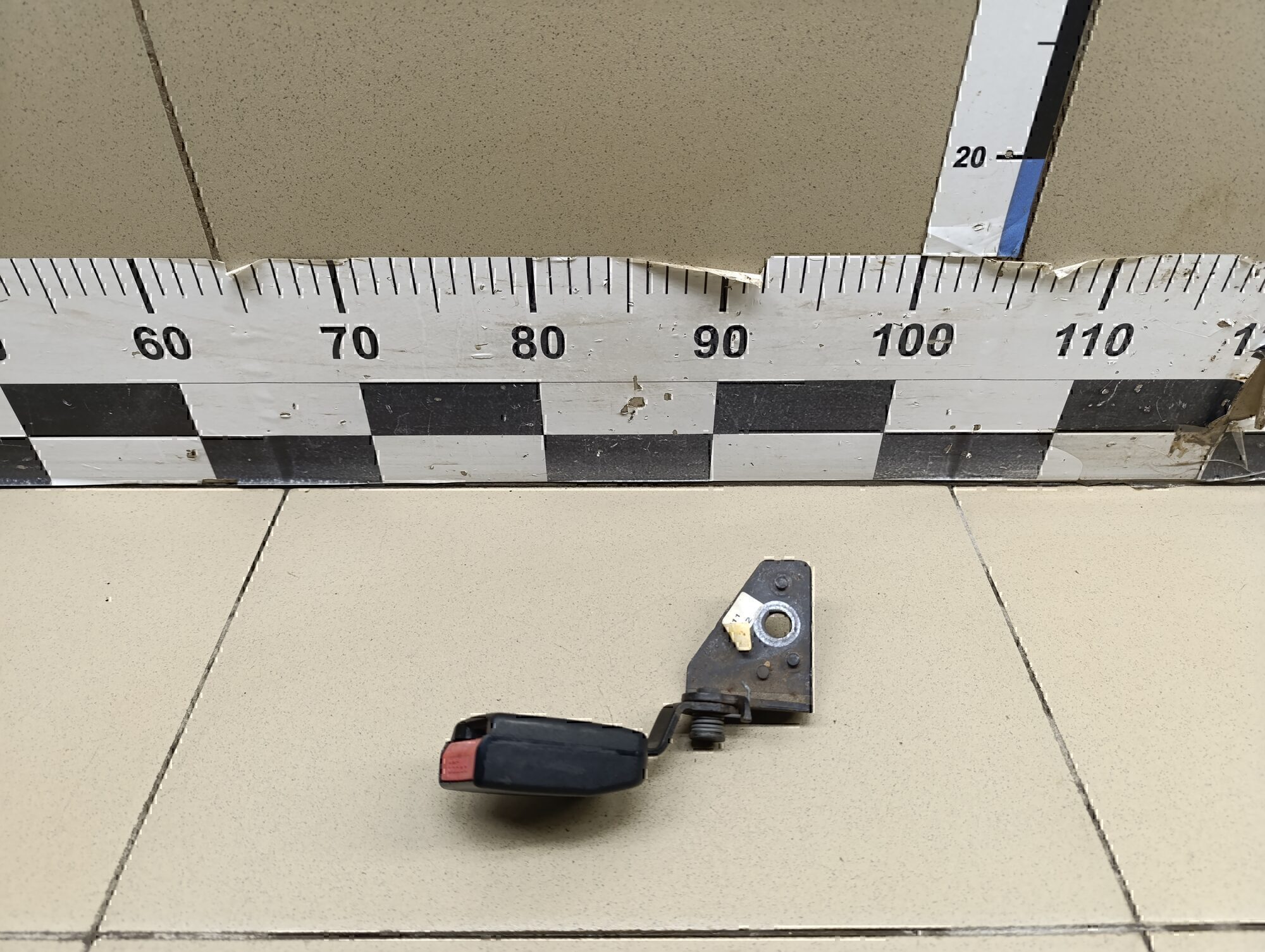 Ответная часть ремня безопасности PEUGEOT 407 2004-2010