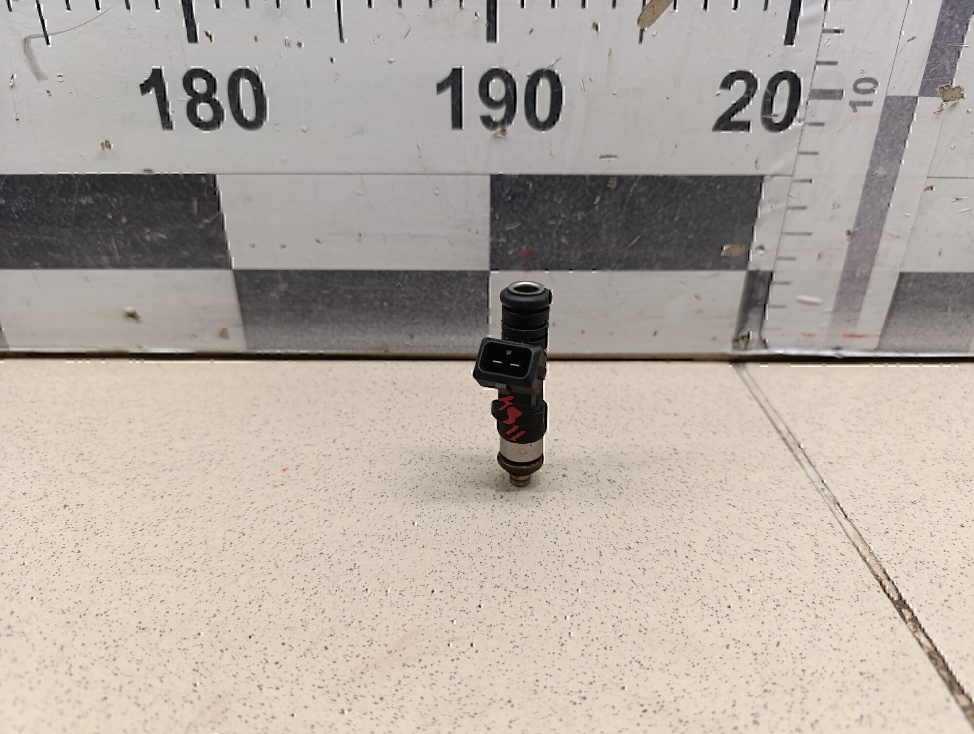 Форсунка инжекторная электрическая FORD Focus III 2011>