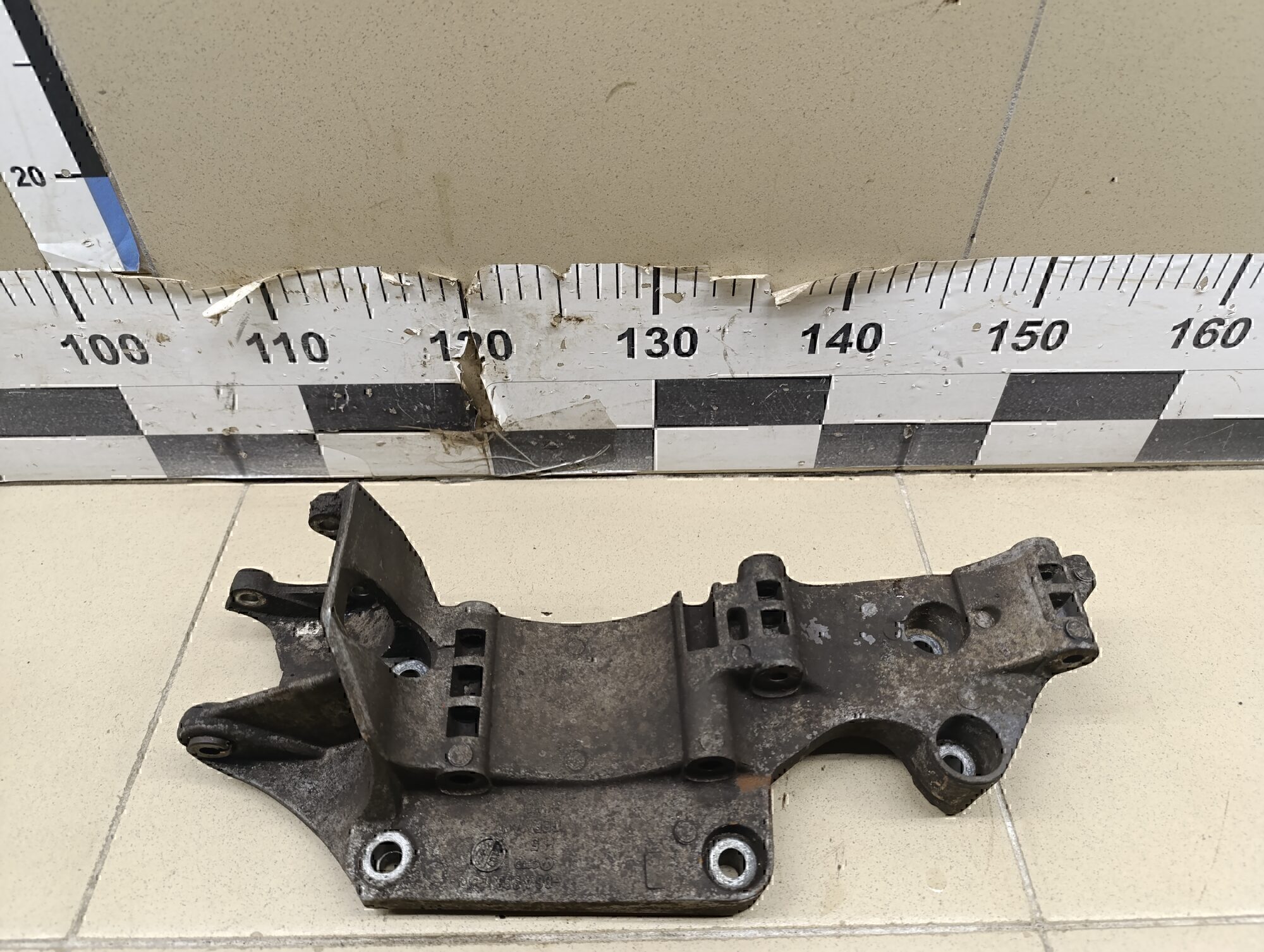 Кронштейн генератора SKODA Octavia 1997-2000