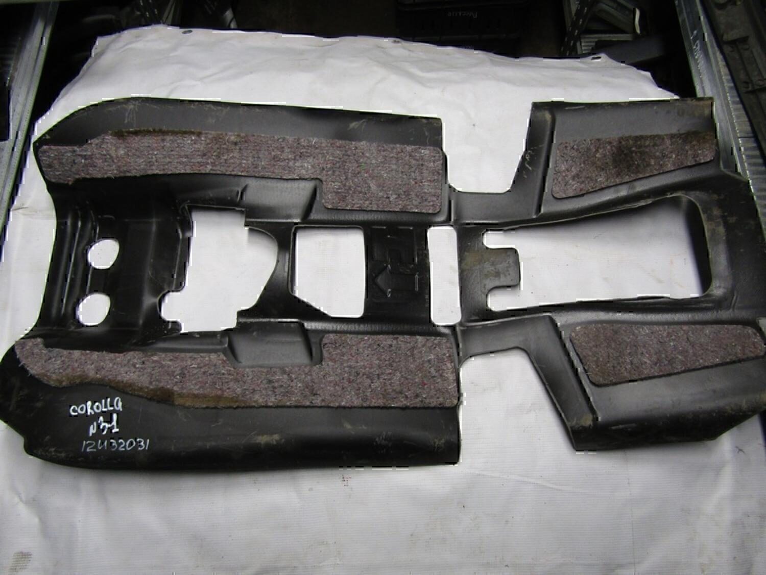 Изоляционная прокладка TOYOTA Corolla E15 2006-2013