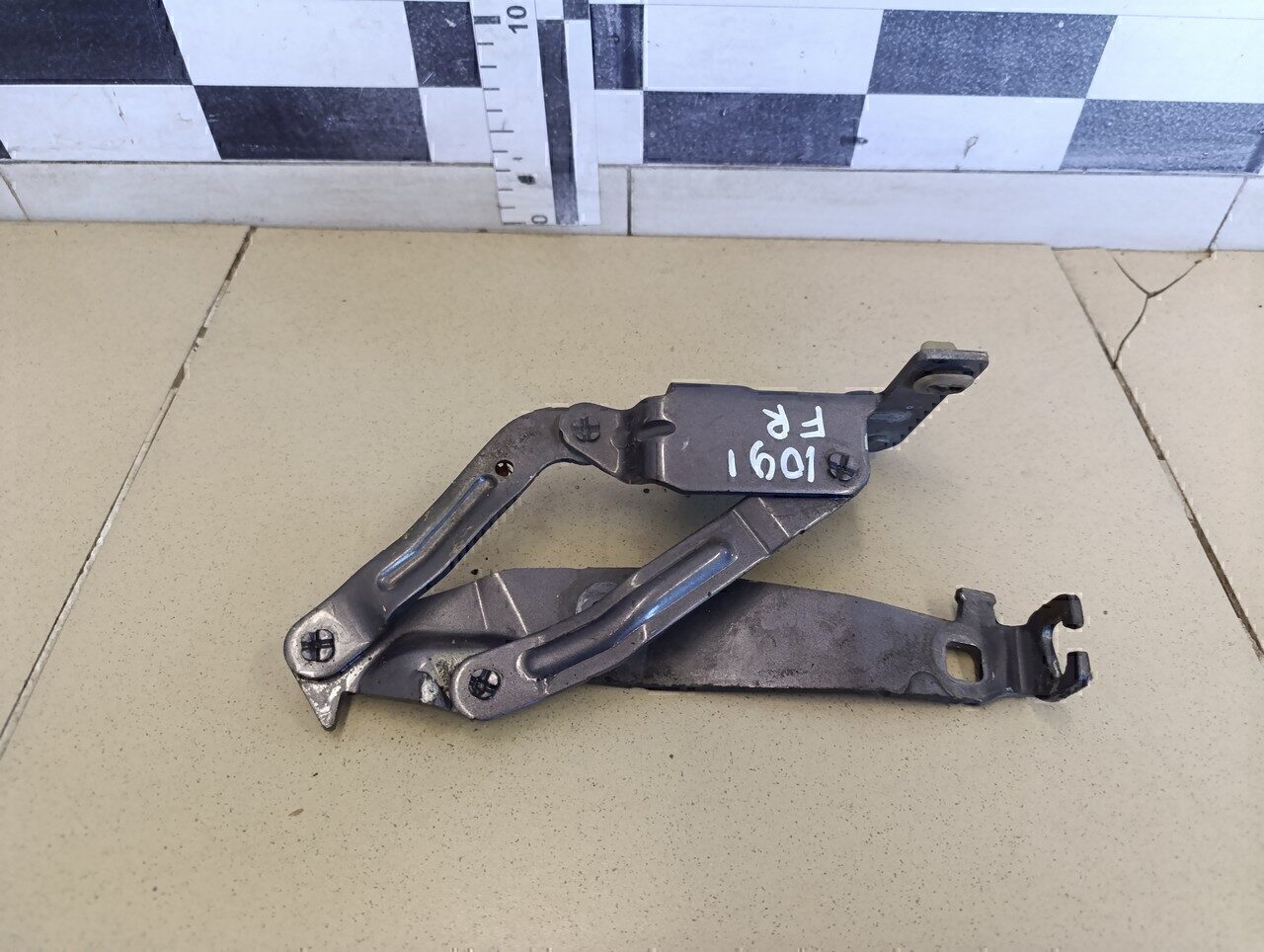 Петля капота правая RENAULT Scenic 2003-2009