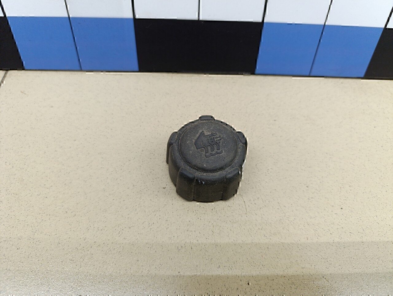 Крышка расширительного бачка NISSAN Logan 2005-2014