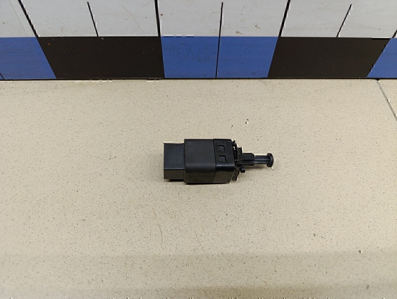 Датчик включения стопсигнала Chevrolet Aveo (T200) 2003-2008