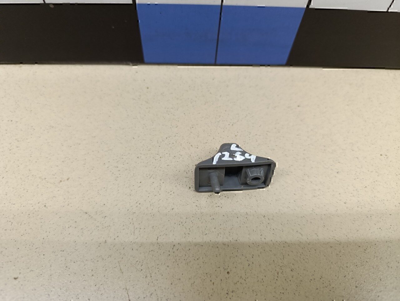 Крючок солнцезащитного козырька Chevrolet Lacetti 2003-2013