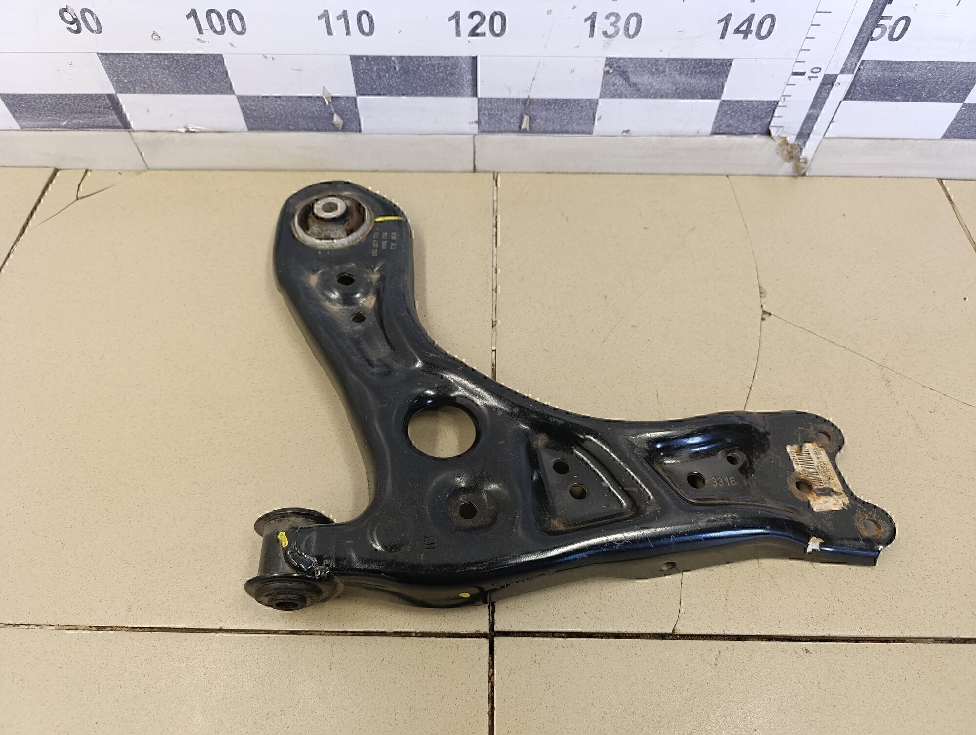 Рычаг передний левый Audi Fabia 1999-2006