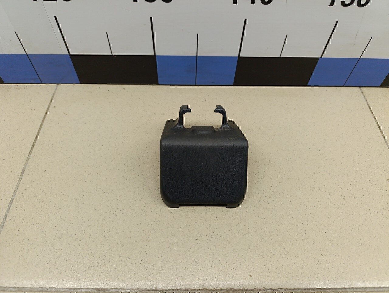 Крышка кронштейна сиденья MITSUBISHI Outlander (GF) 2012>