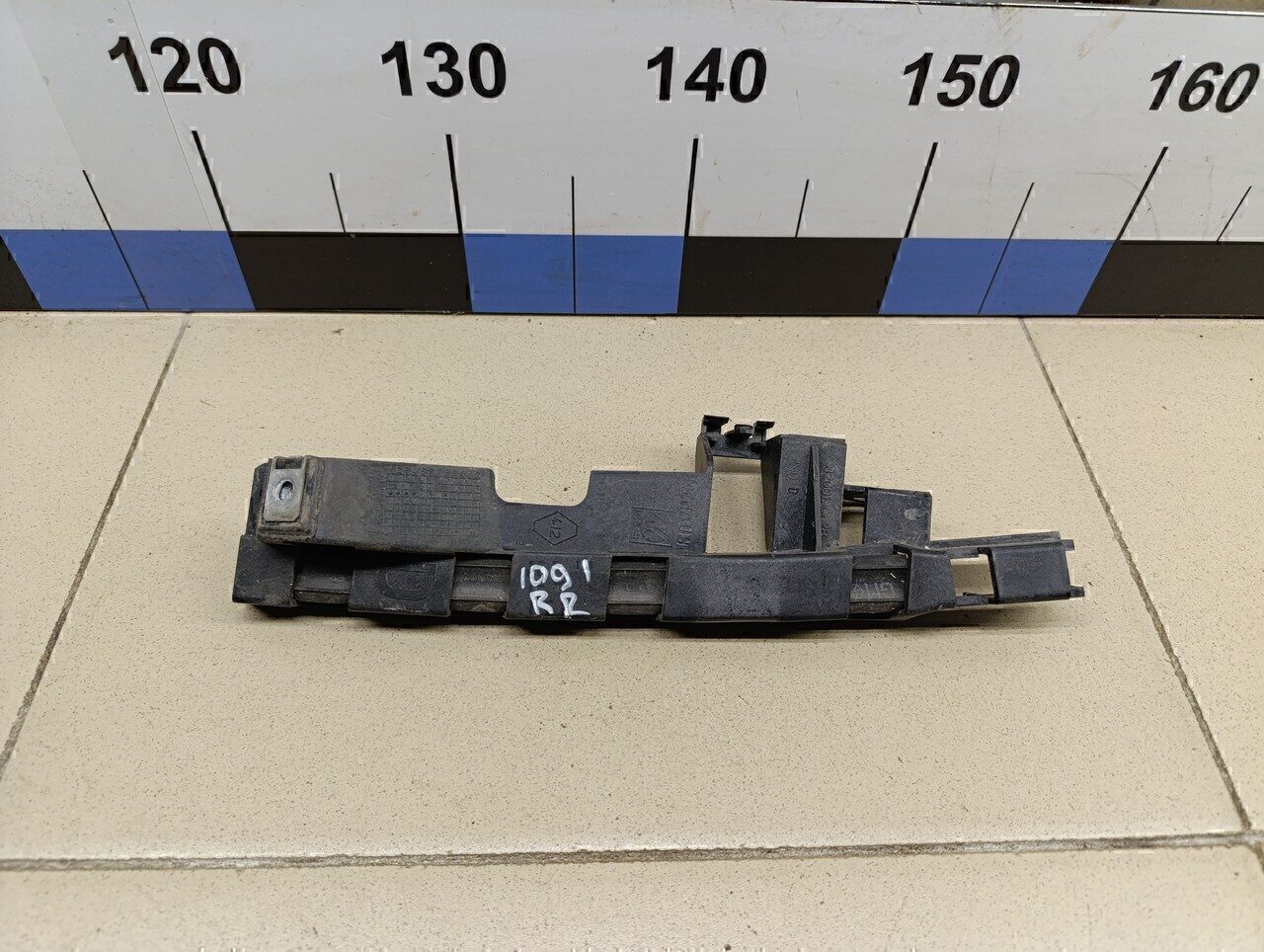 Направляющая стекла двери RENAULT Scenic 2003-2009