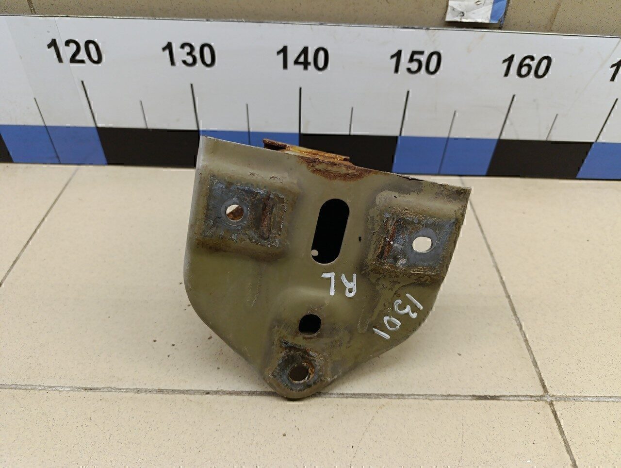 Кронштейн усилителя заднего бампера левый MITSUBISHI Outlander (GF) 2012>