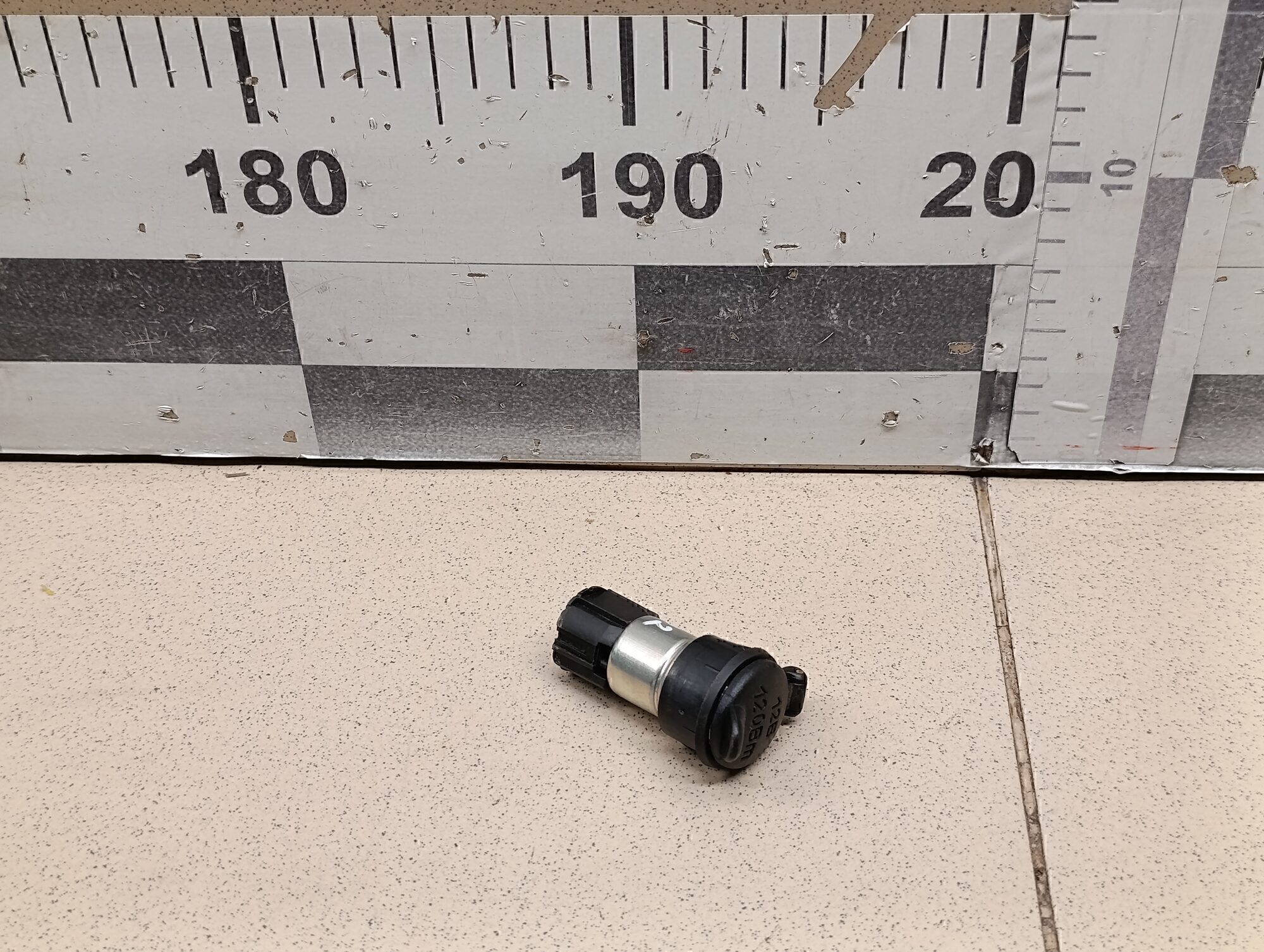 Гнездо прикуривателя VAZ Lada Granta 2011>