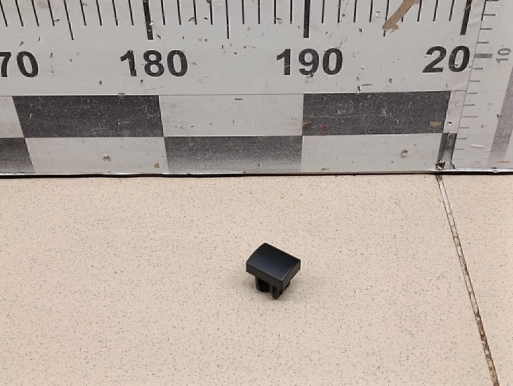 Заглушка VAZ Lada Granta 2011>