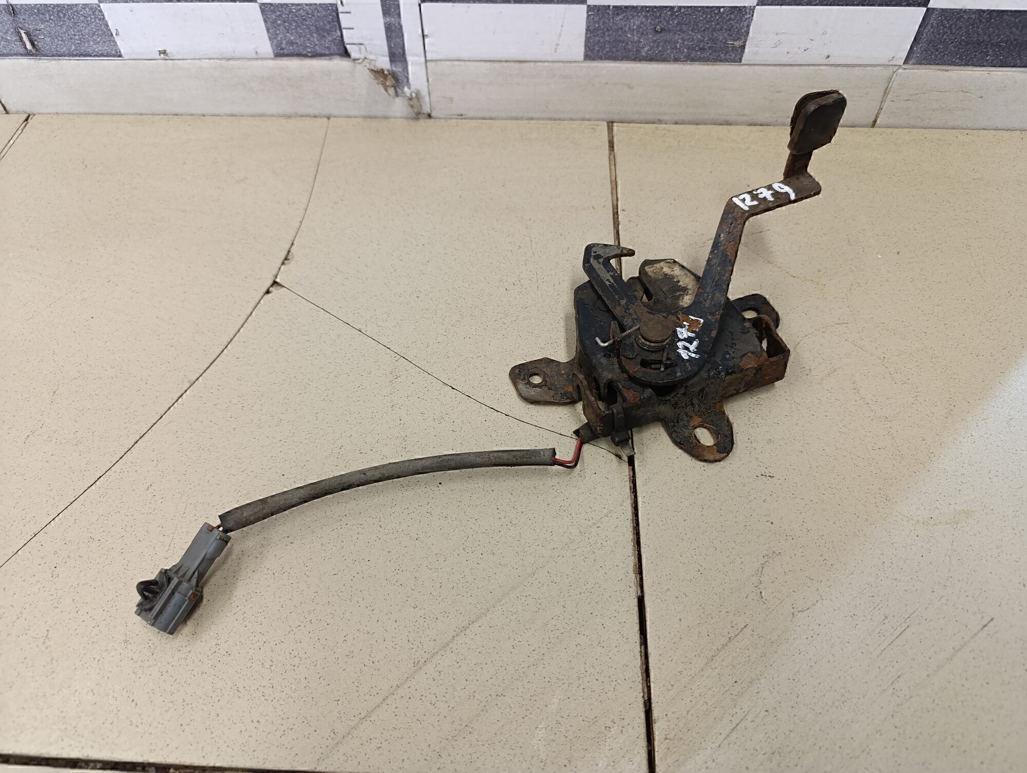 Замок капота GEELY EMGRAND EC7 2011-2016