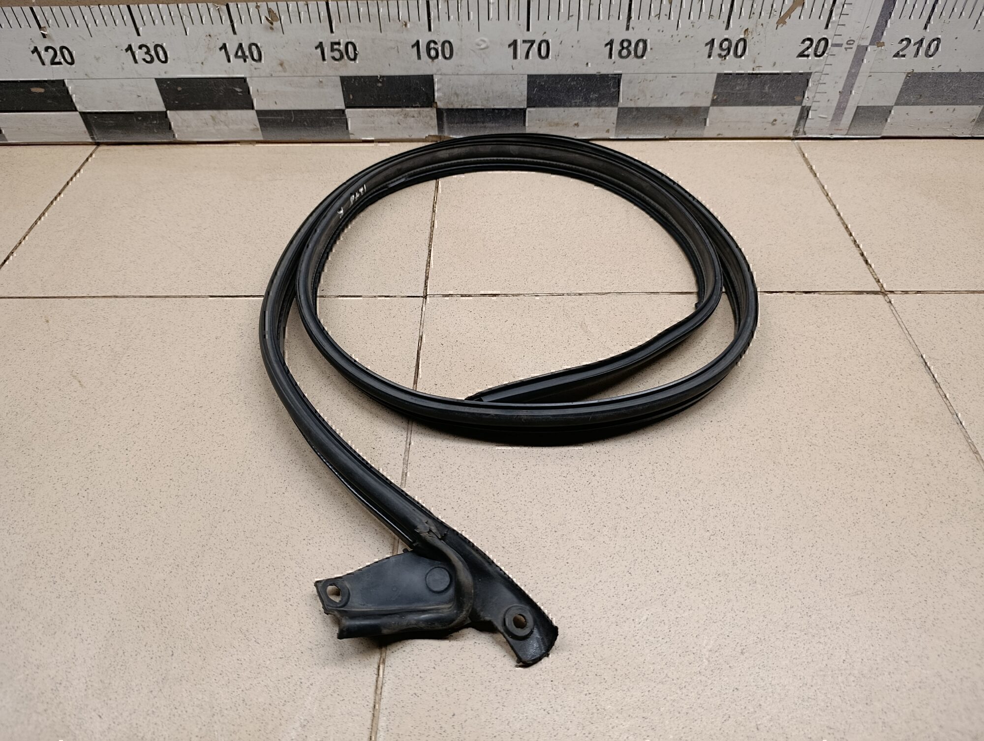 Уплотнитель проема двери FORD Mondeo III 2000-2007