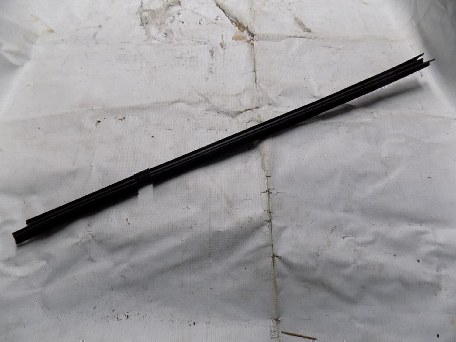 Накладка стекла заднего левого RENAULT Megane II 2002-2009