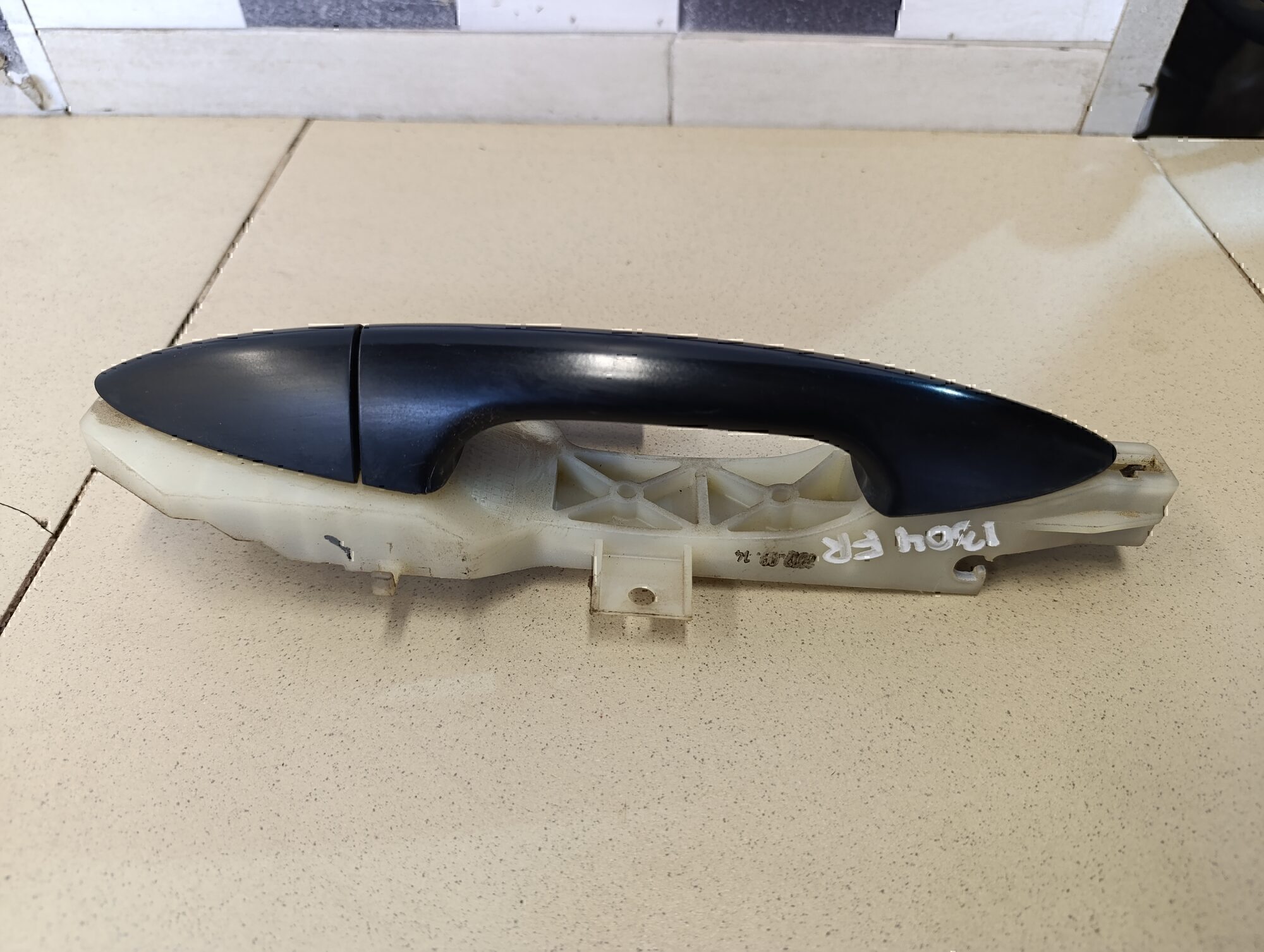 Кронштейн ручки HYUNDAI Solaris 2010-2017