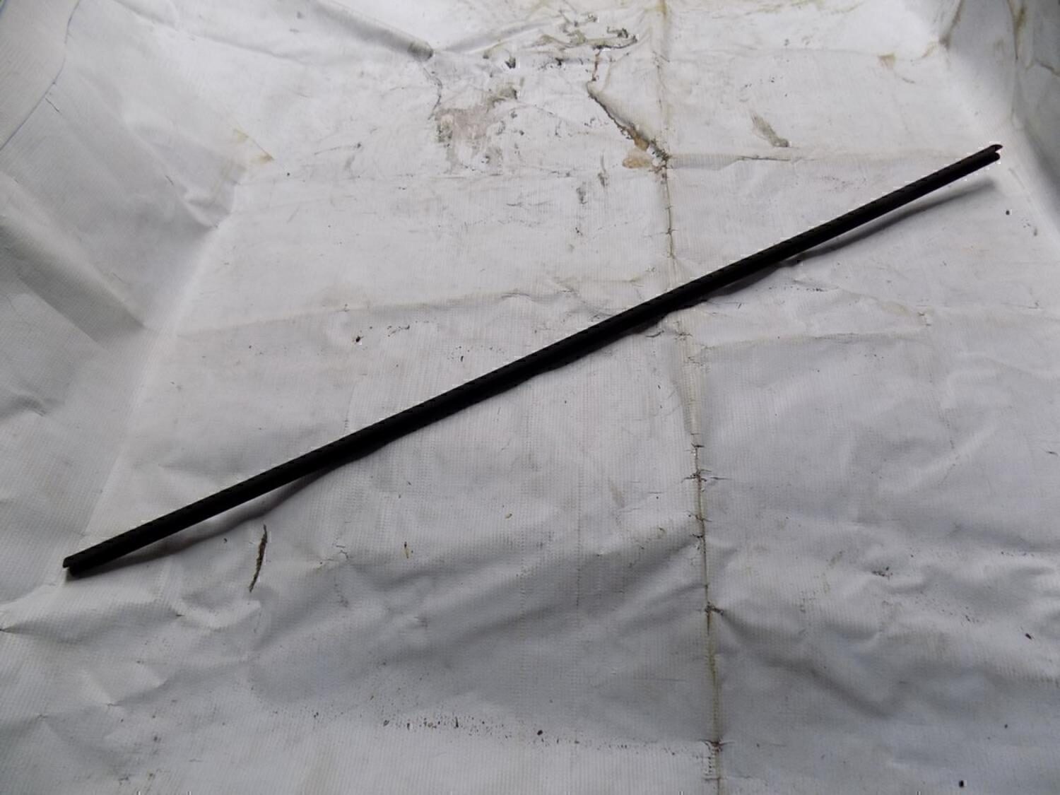 Накладка стекла переднего правого PEUGEOT 206 1998-2012