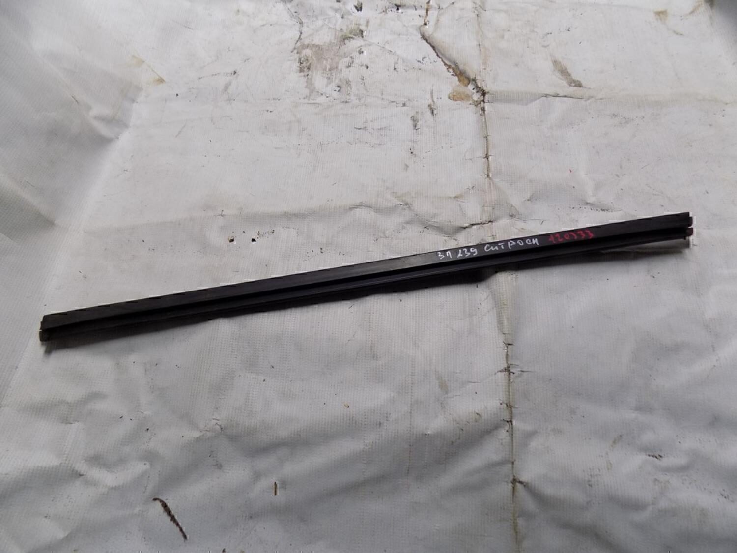 Накладка стекла заднего правого CITROEN C4 2005-2011