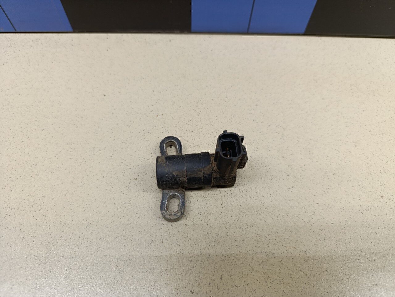 Датчик положения коленвала FORD Focus II 2005-2008