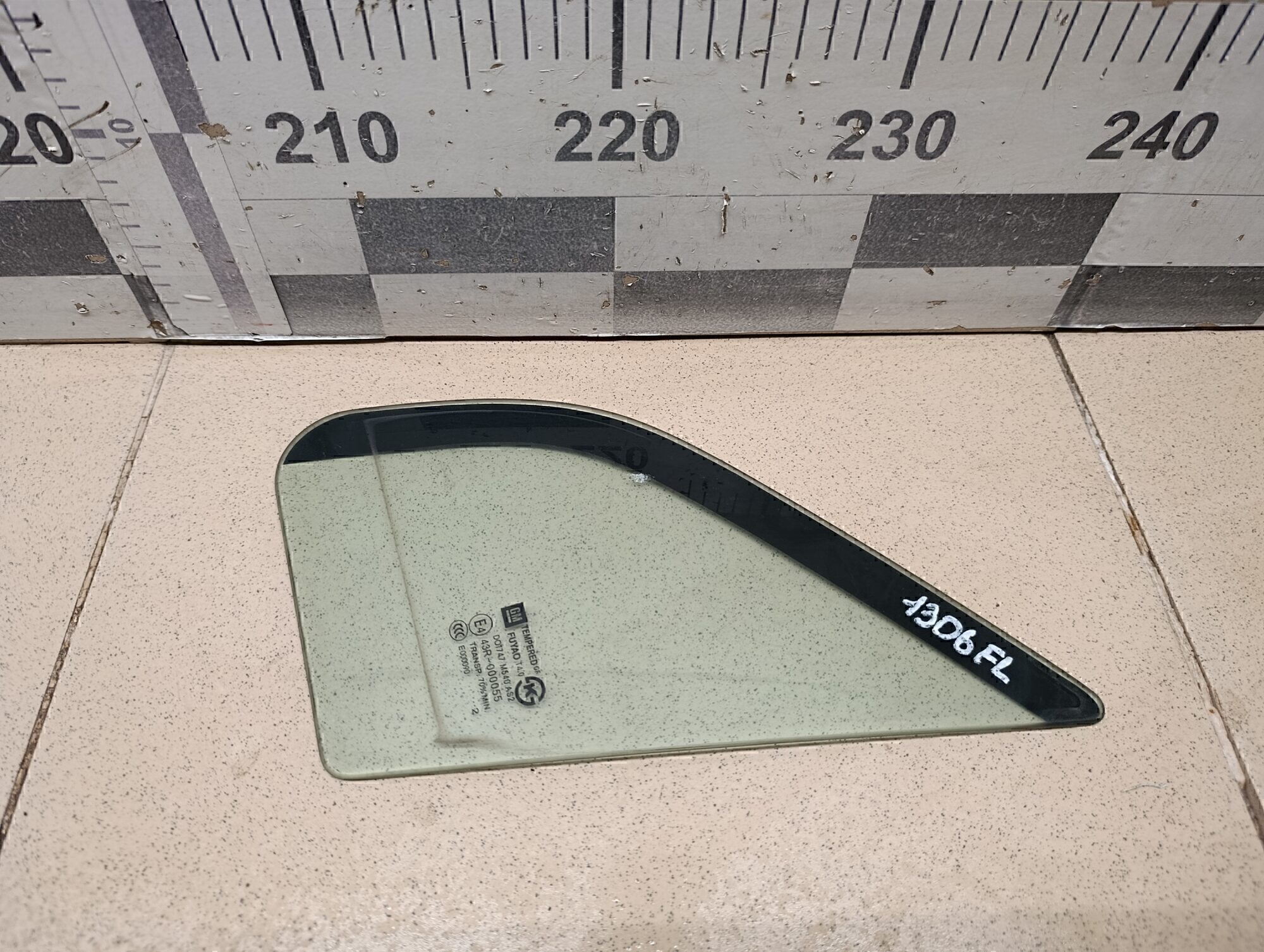 Стекло двери передней левой (форточка) Chevrolet Orlando 2011-2015