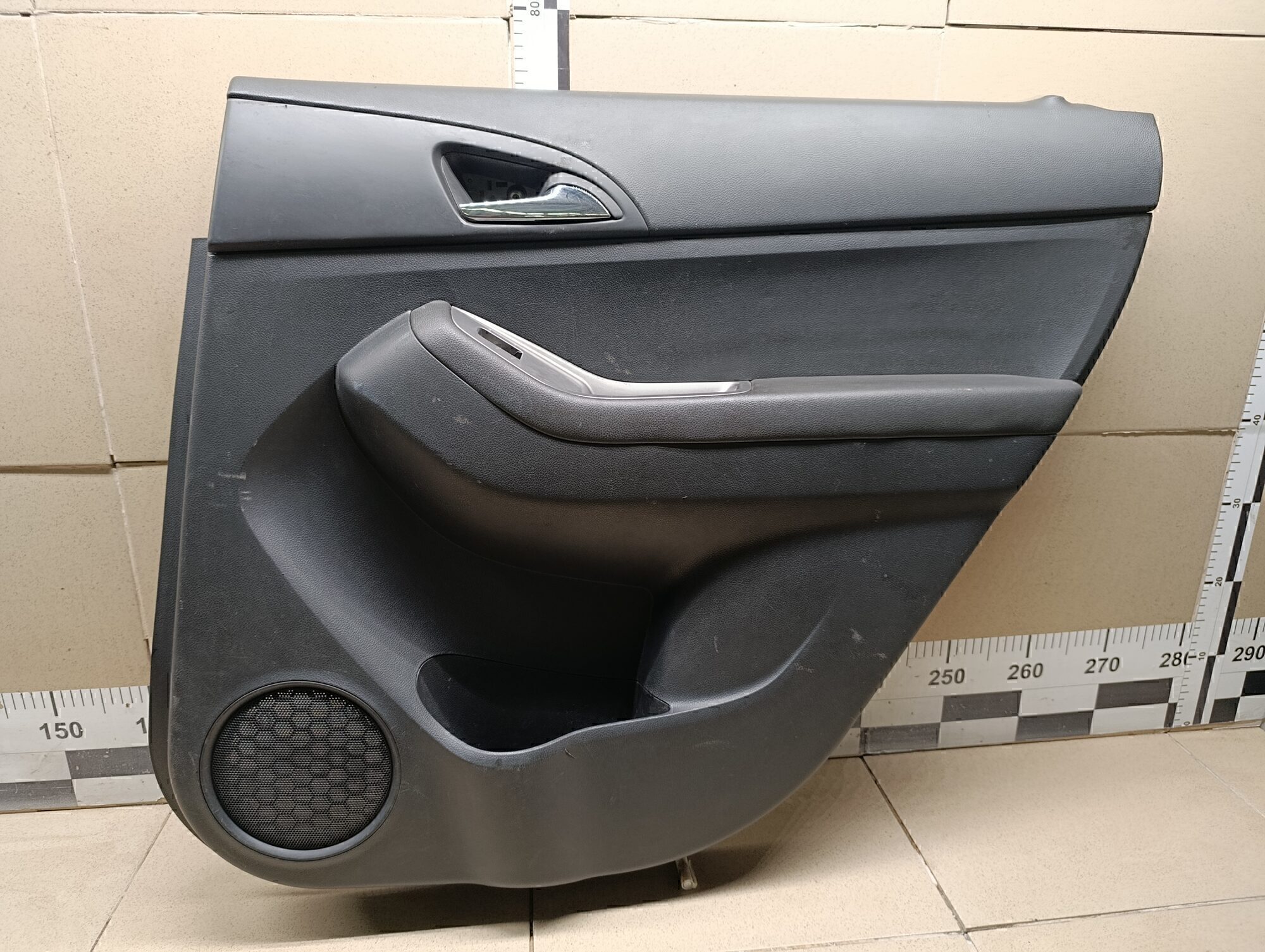 Обшивка двери задней правой Chevrolet Orlando 2011-2015