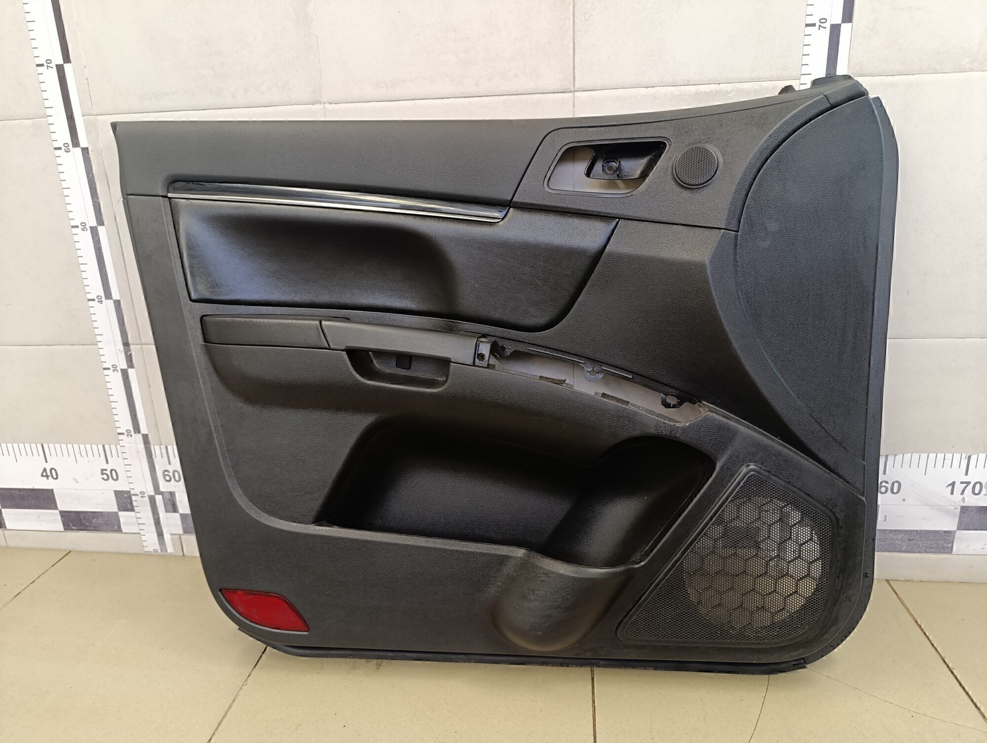 Обшивка двери передней левой GEELY EMGRAND EC7 2011-2016