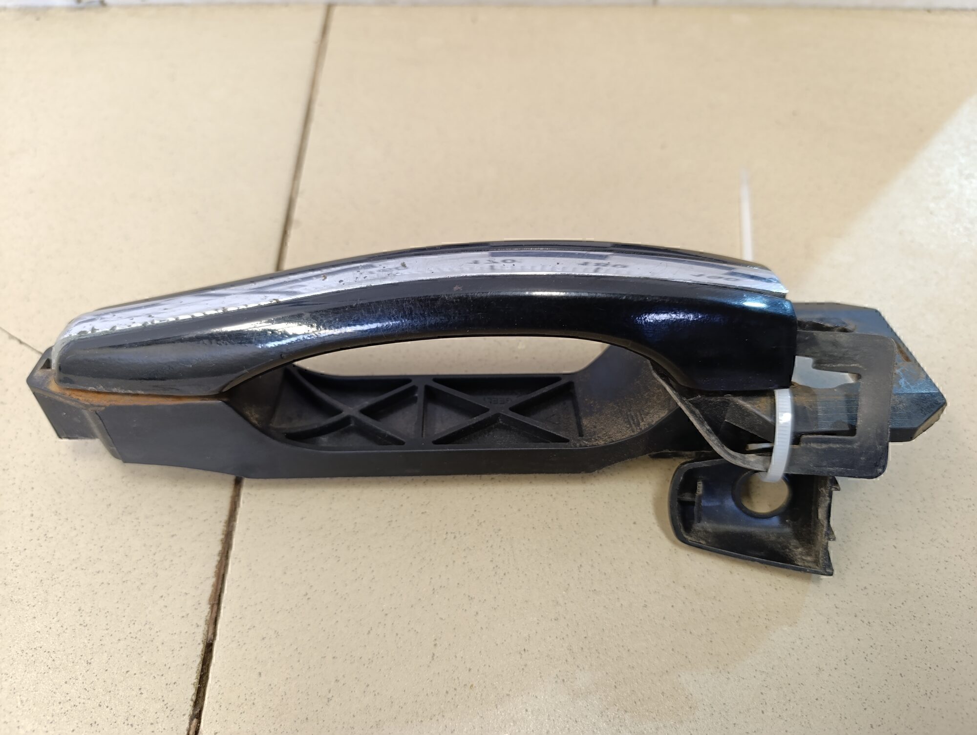 Ручка двери передней наружная левая GEELY EMGRAND EC7 2011-2016