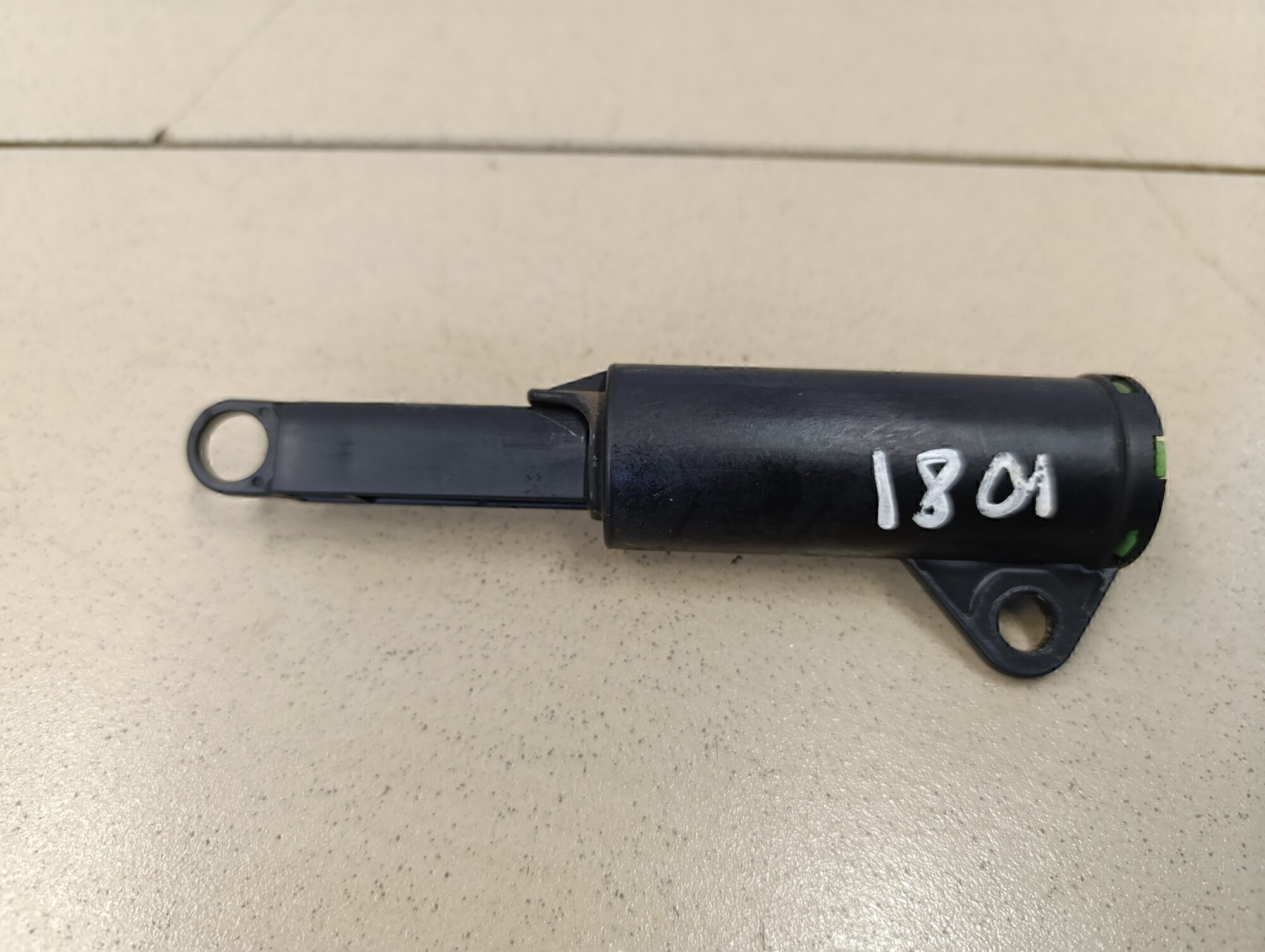 Демпфер бардачка FORD Focus II 2005-2008