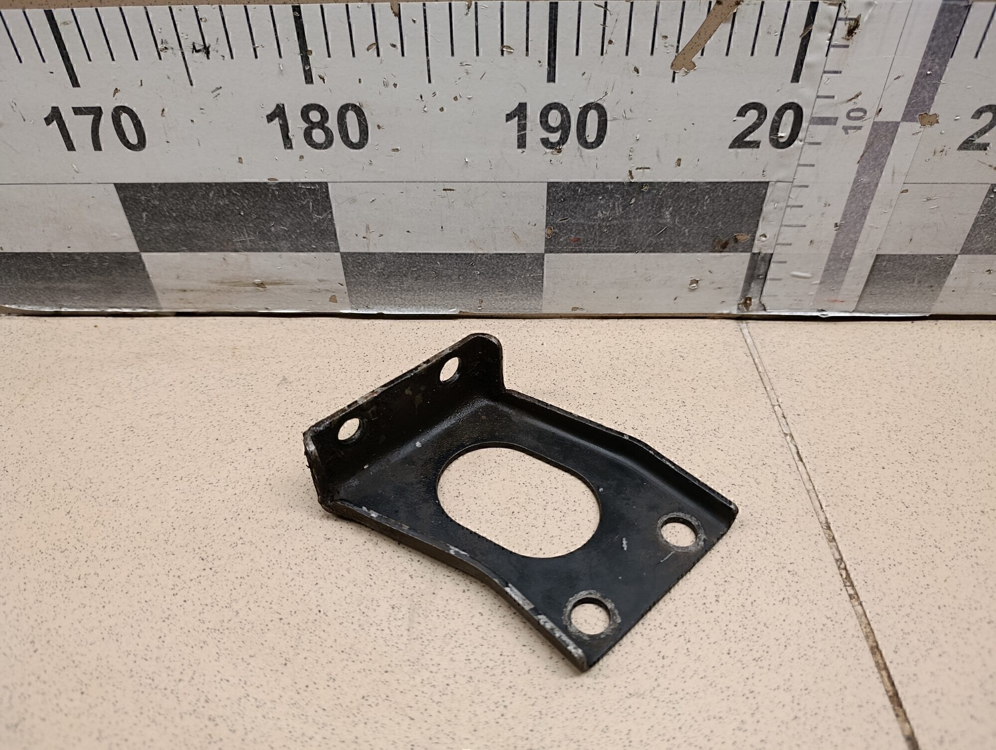 Кронштейн (сопут. товар) KIA RIO 2000-2004