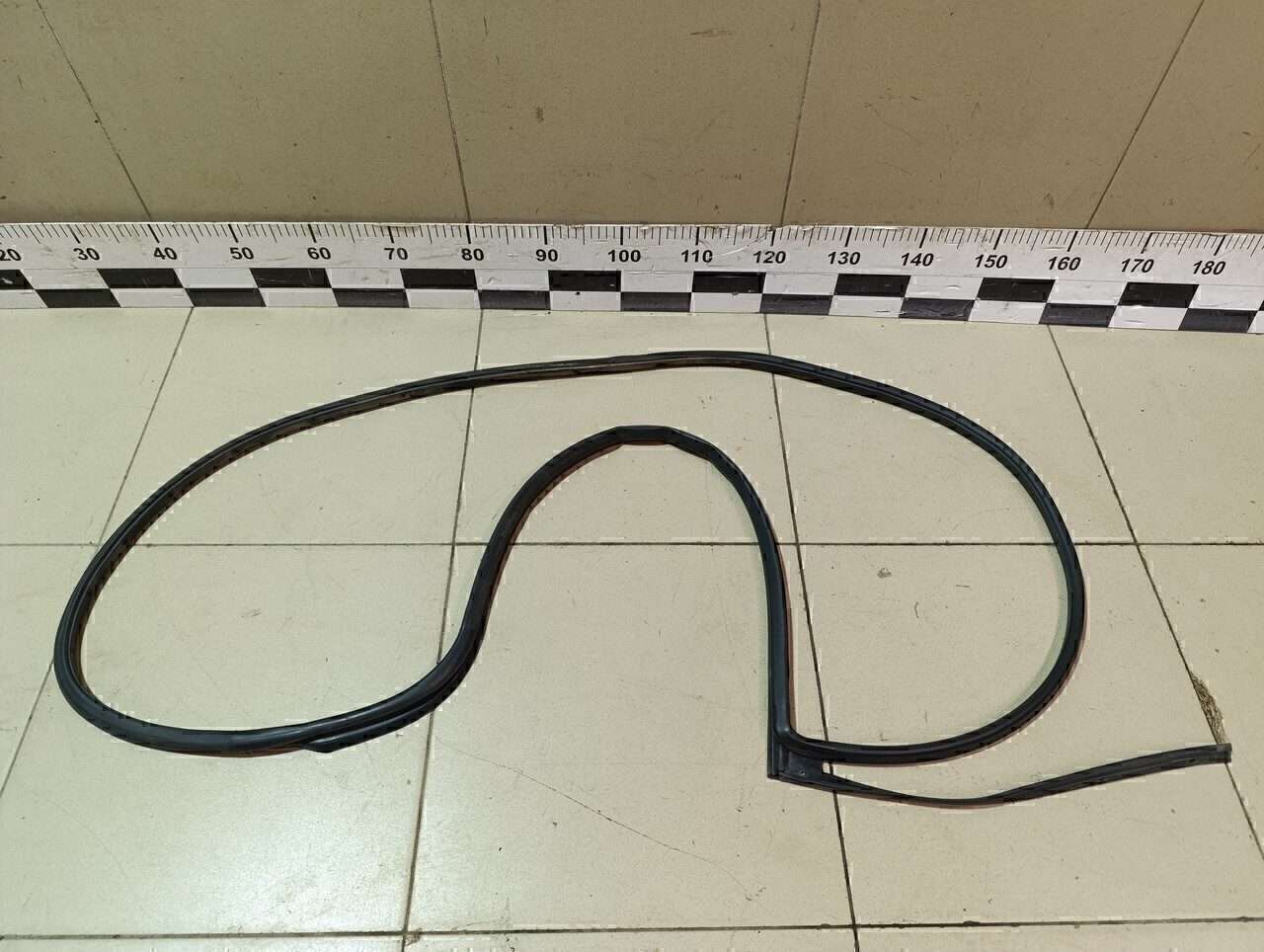 Уплотнитель двери HYUNDAI Elantra 2000-2005