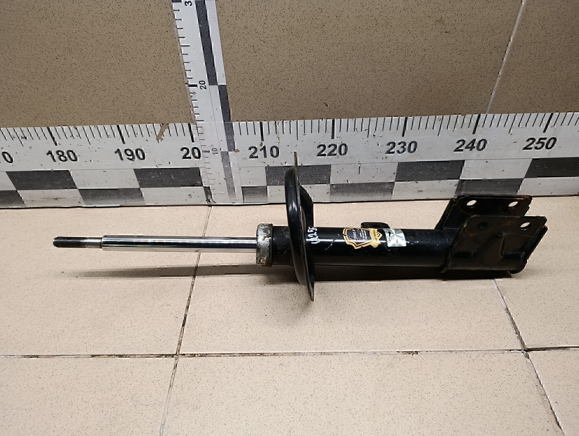 Амортизатор передний левый CITROEN C4 2005-2011