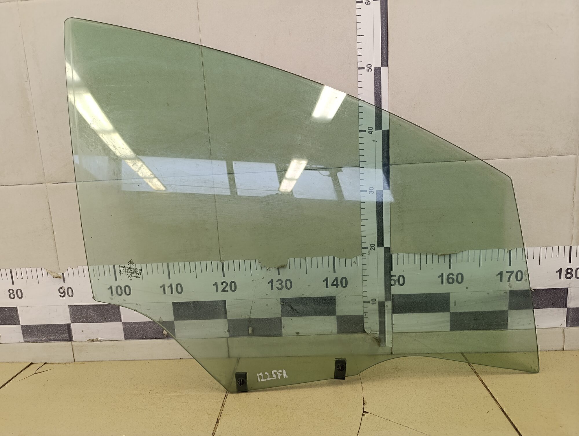 Стекло двери передней правой CITROEN C4 2005-2011