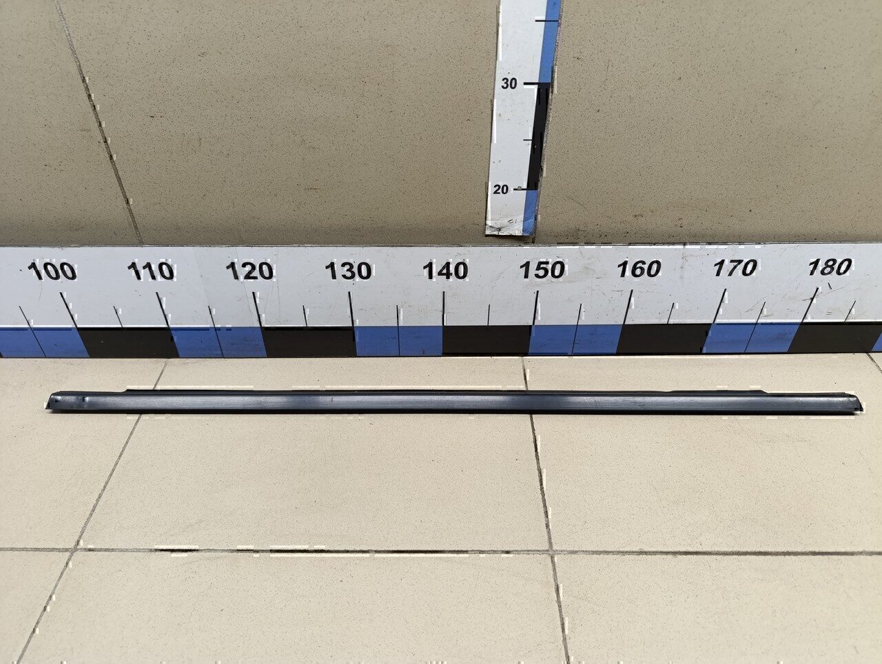 Накладка стекла заднего левого MITSUBISHI Space Star 1998-2004