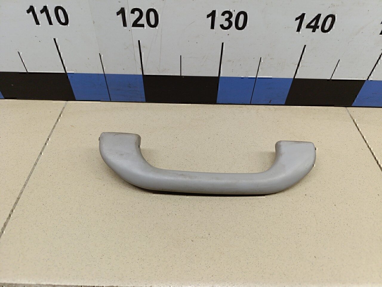 Ручка внутренняя потолочная MITSUBISHI Carisma (DA) 1999-2003