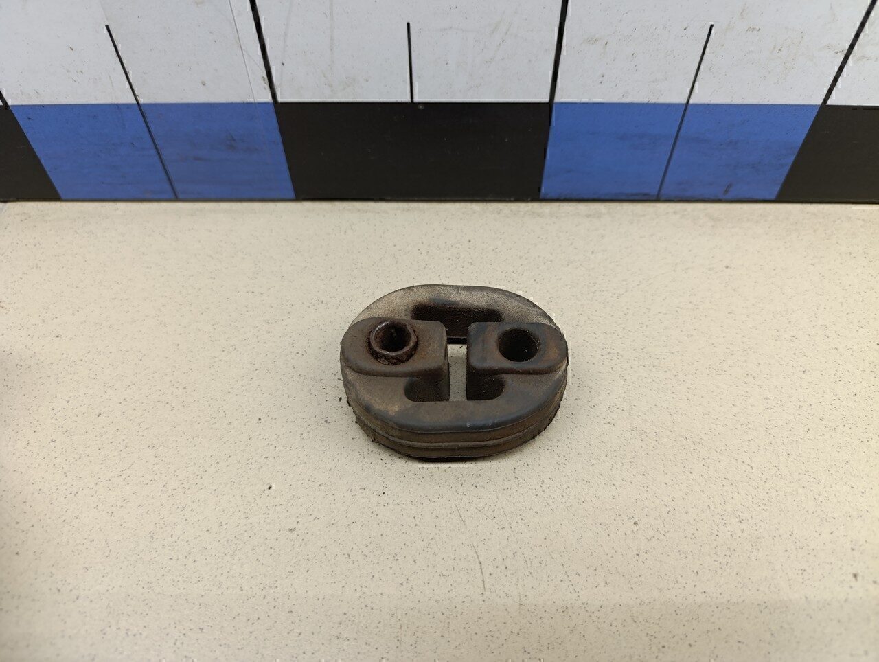 Резинка подвеса глушителя MITSUBISHI Carisma (DA) 1999-2003