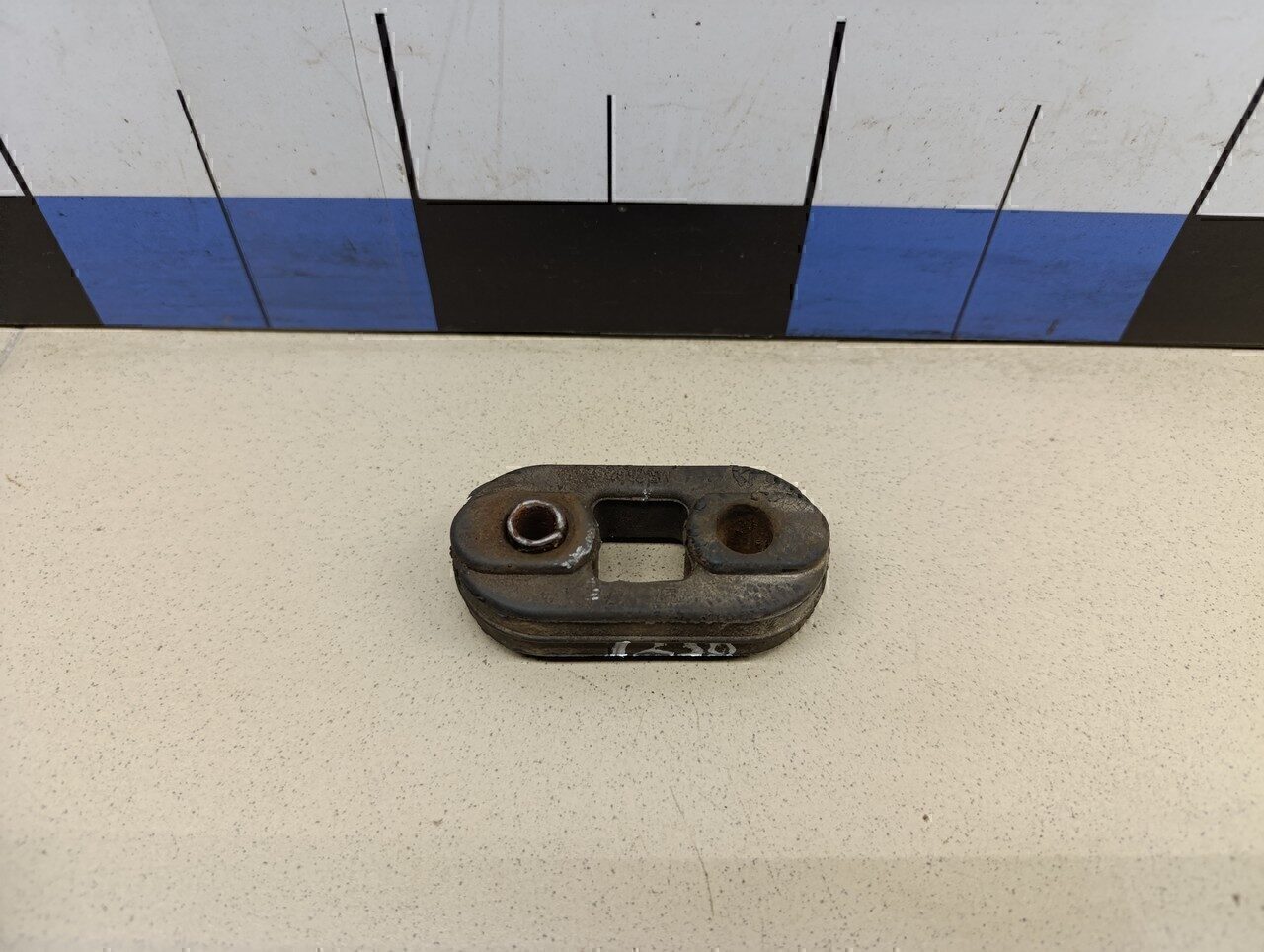 Резинка подвеса глушителя MITSUBISHI Carisma (DA) 1999-2003