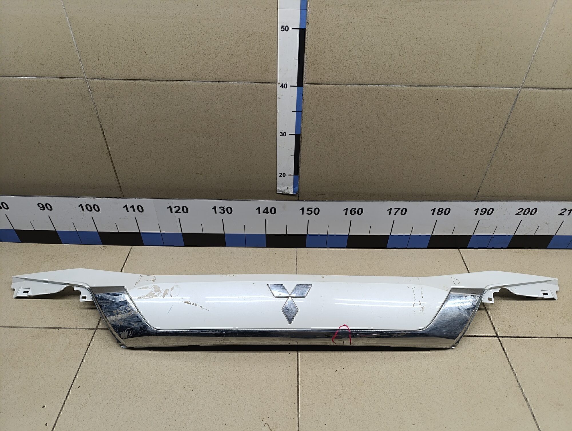 Накладка двери багажника MITSUBISHI Outlander (GF) 2012>