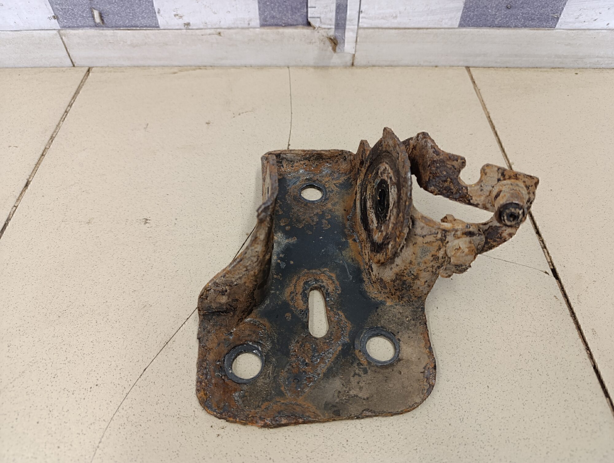 Кронштейн задней балки CITROEN C3 2002-2009