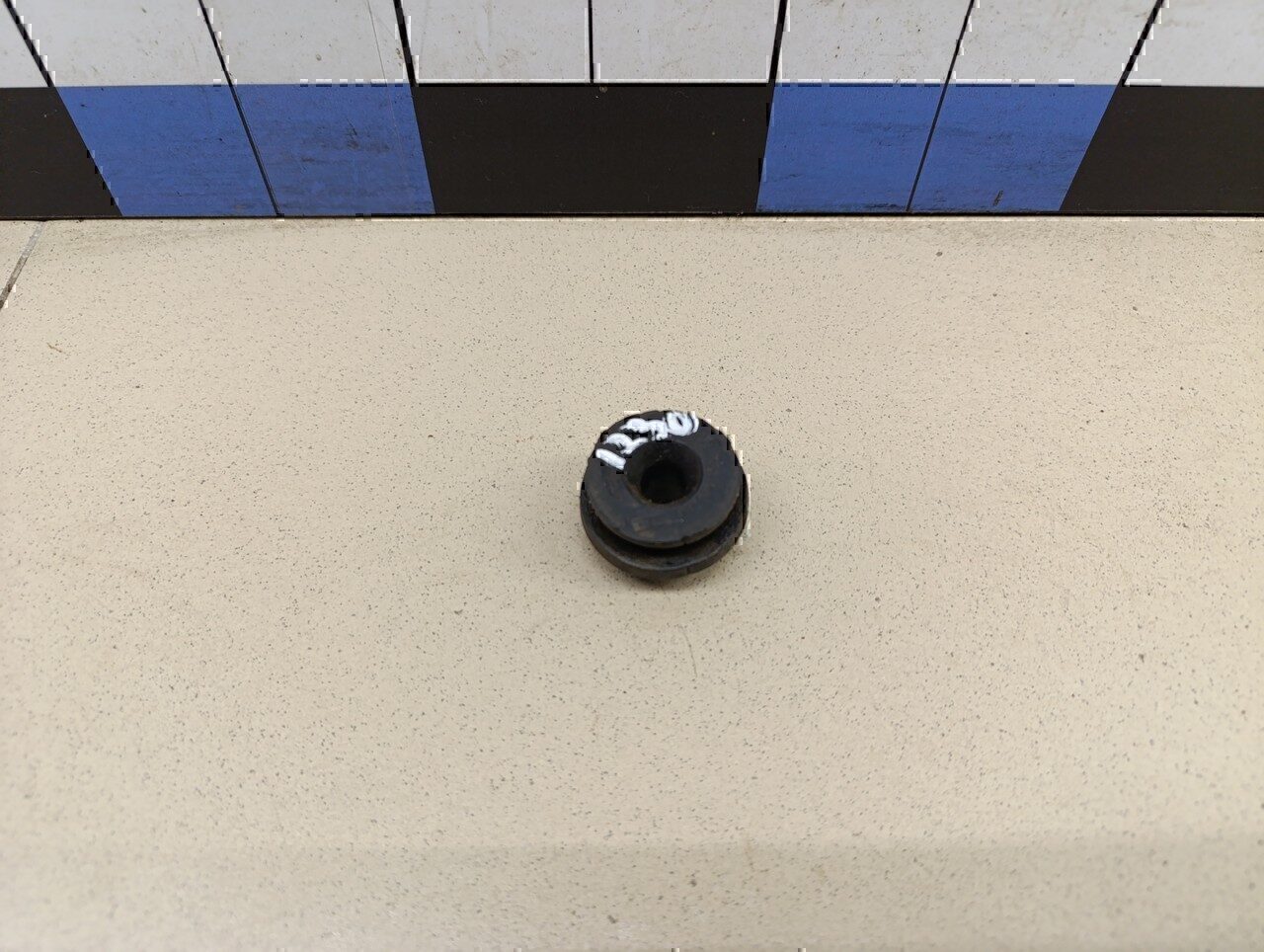 Подушка радиатора MITSUBISHI Carisma (DA) 1999-2003