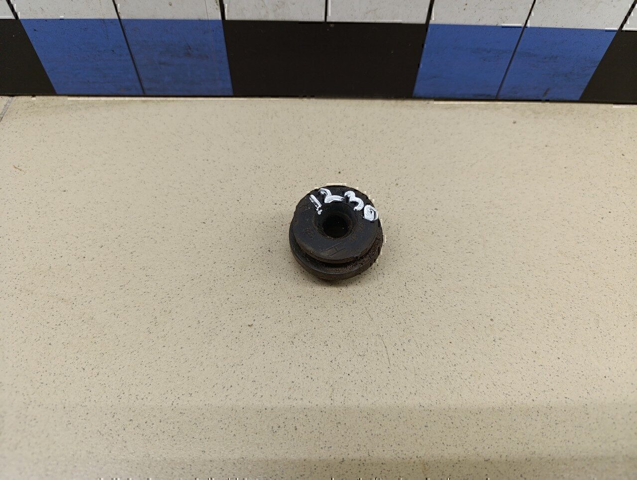 Подушка радиатора MITSUBISHI Carisma (DA) 1999-2003