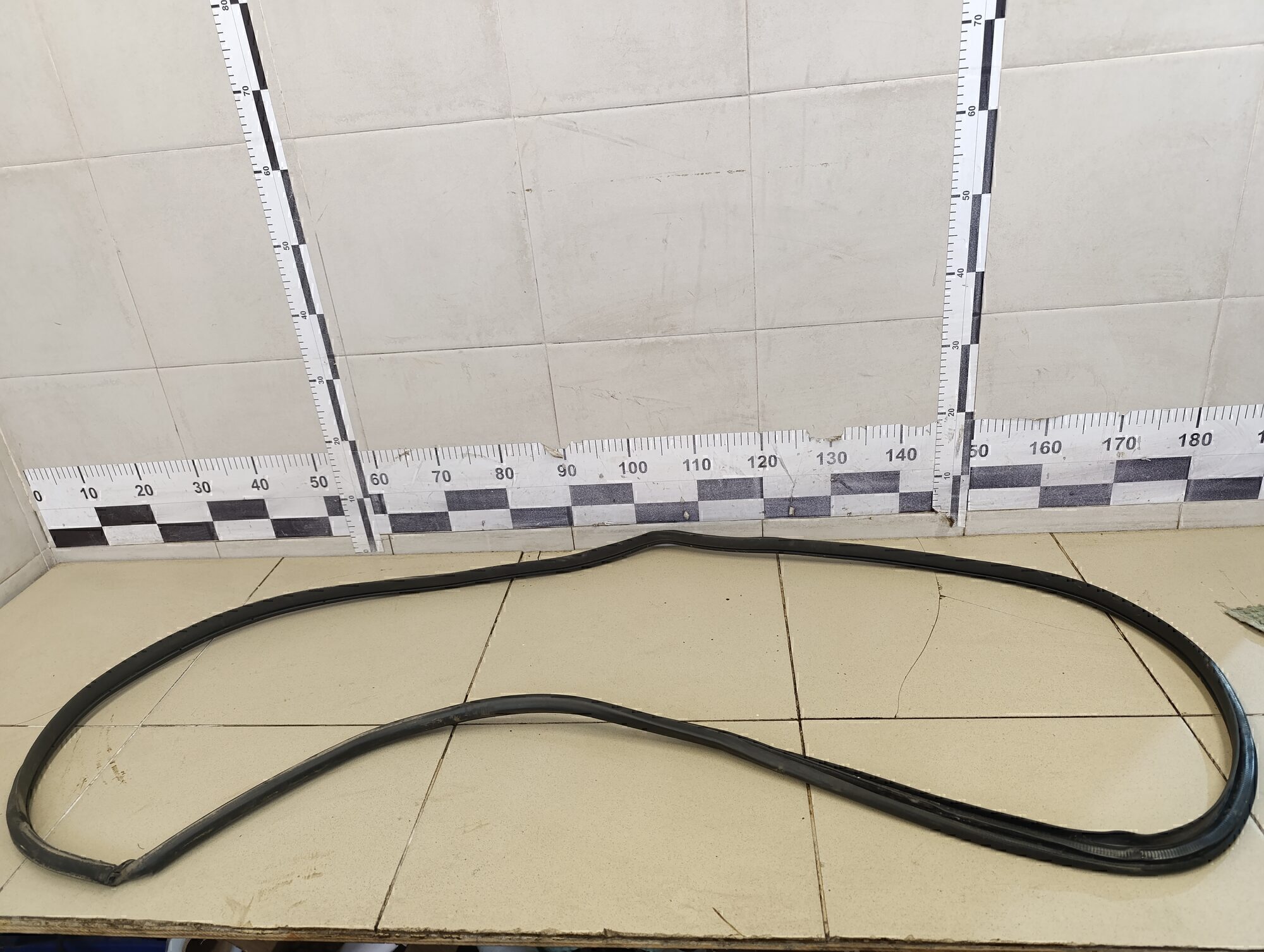 Уплотнитель (внутри) TOYOTA Corolla E15 2006-2013